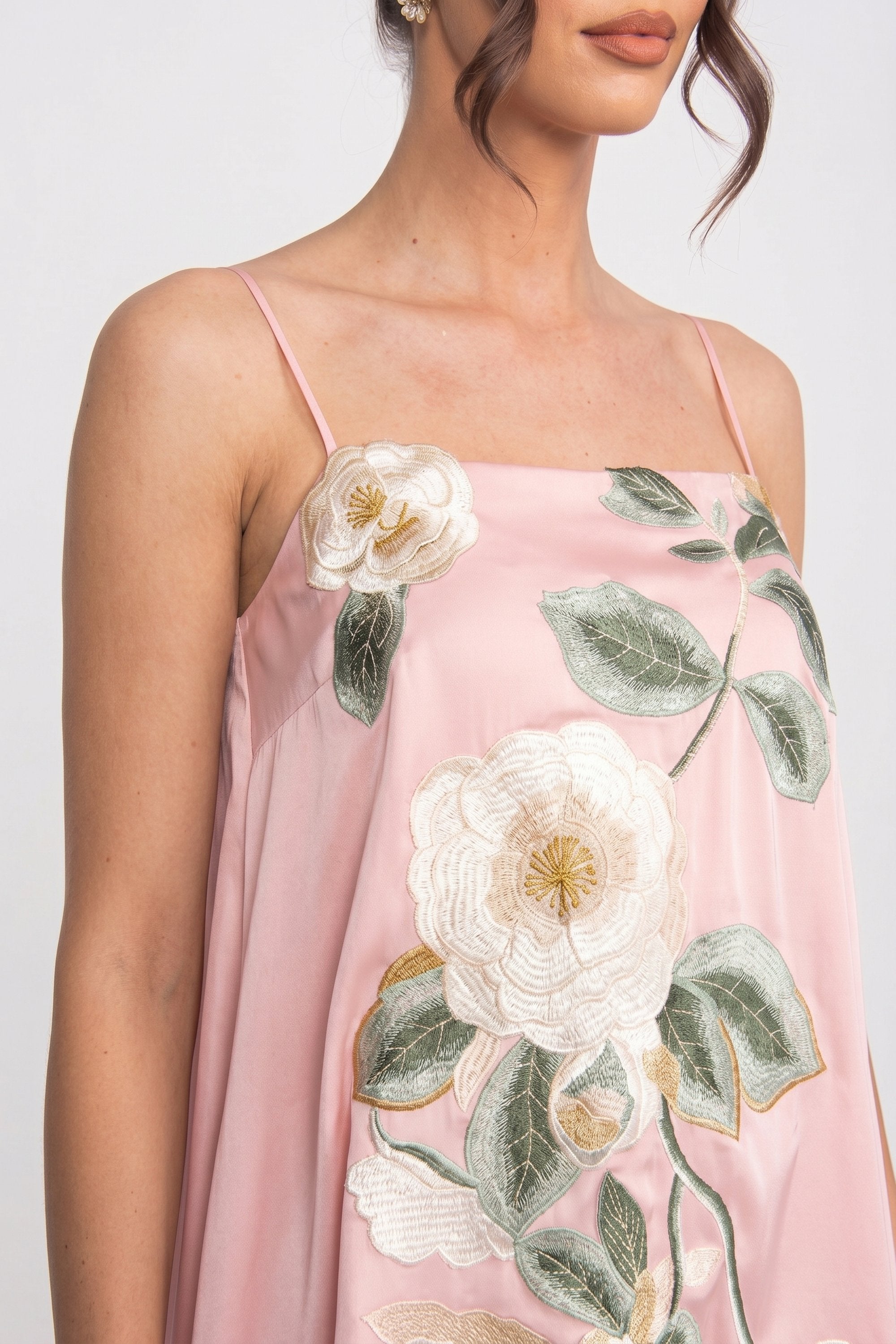 Mini-Kleid mit Spaghettiträgern, 3D-Blütenapplikation und A-Linien-Rock - Pink