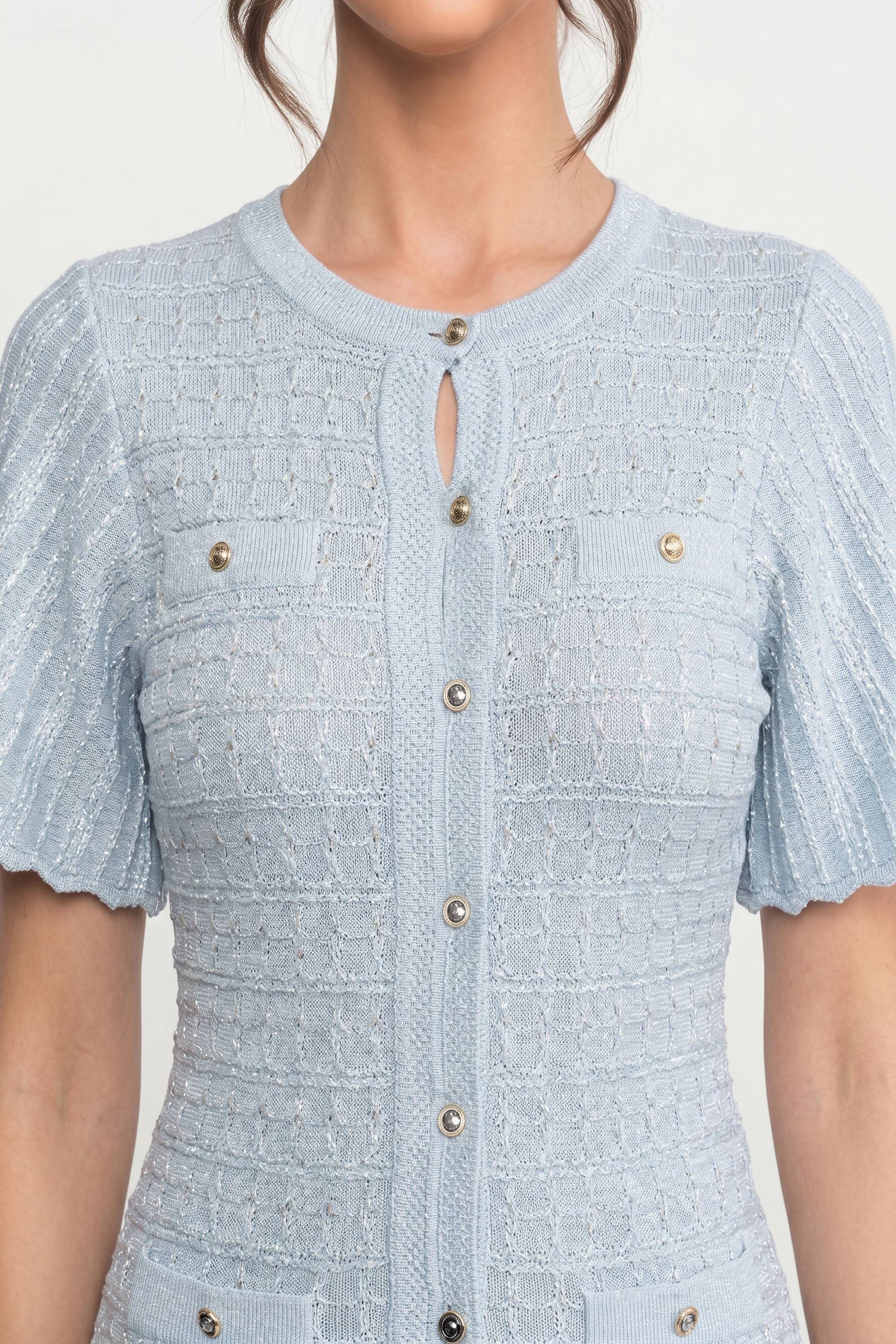 Midi-Kleid mit kurzen Ärmeln und schimmernder Stricktextur - Light Blue