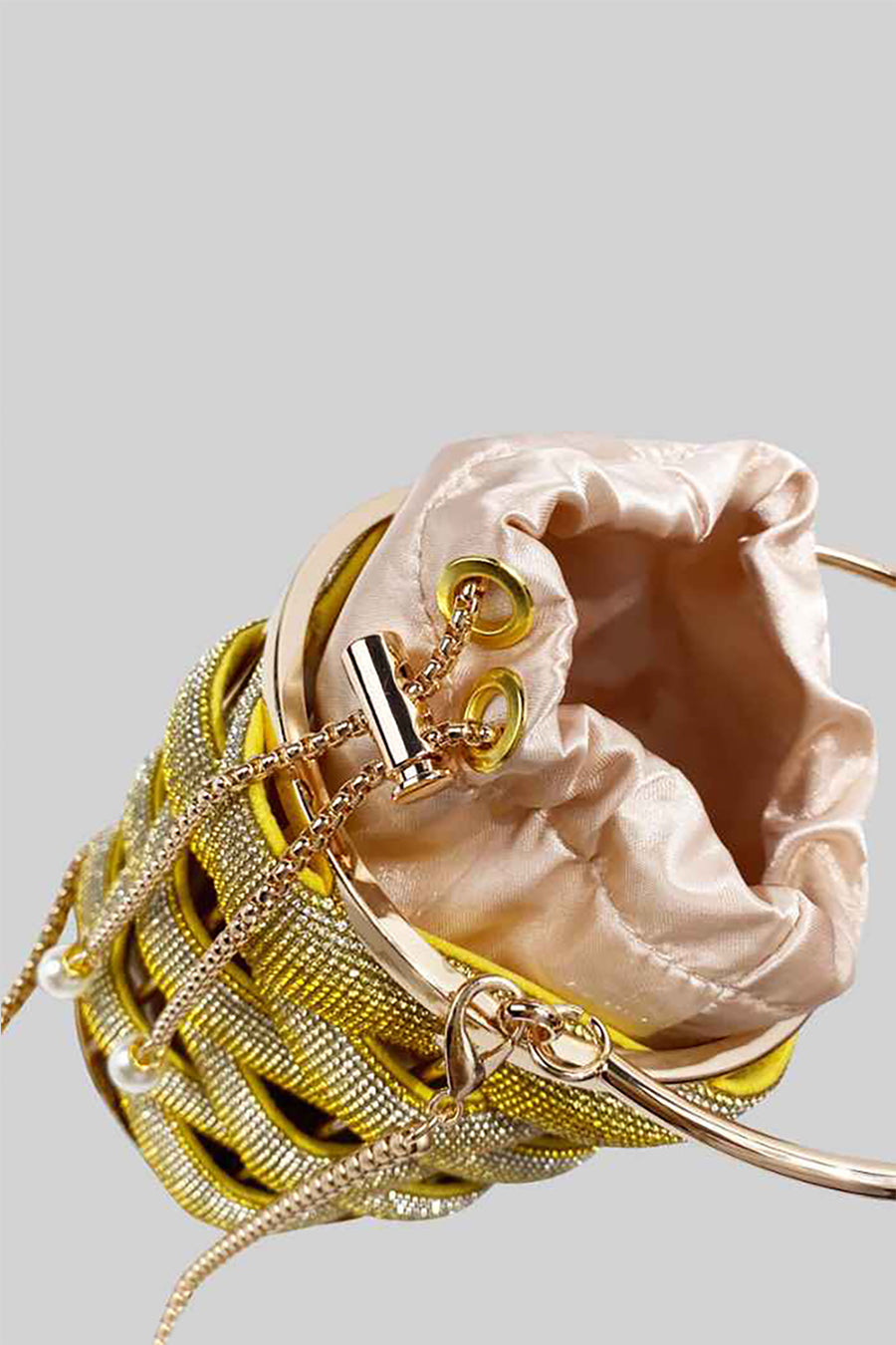 Elegante Bucket Bag mit Satin-Innenverschluss – Gold