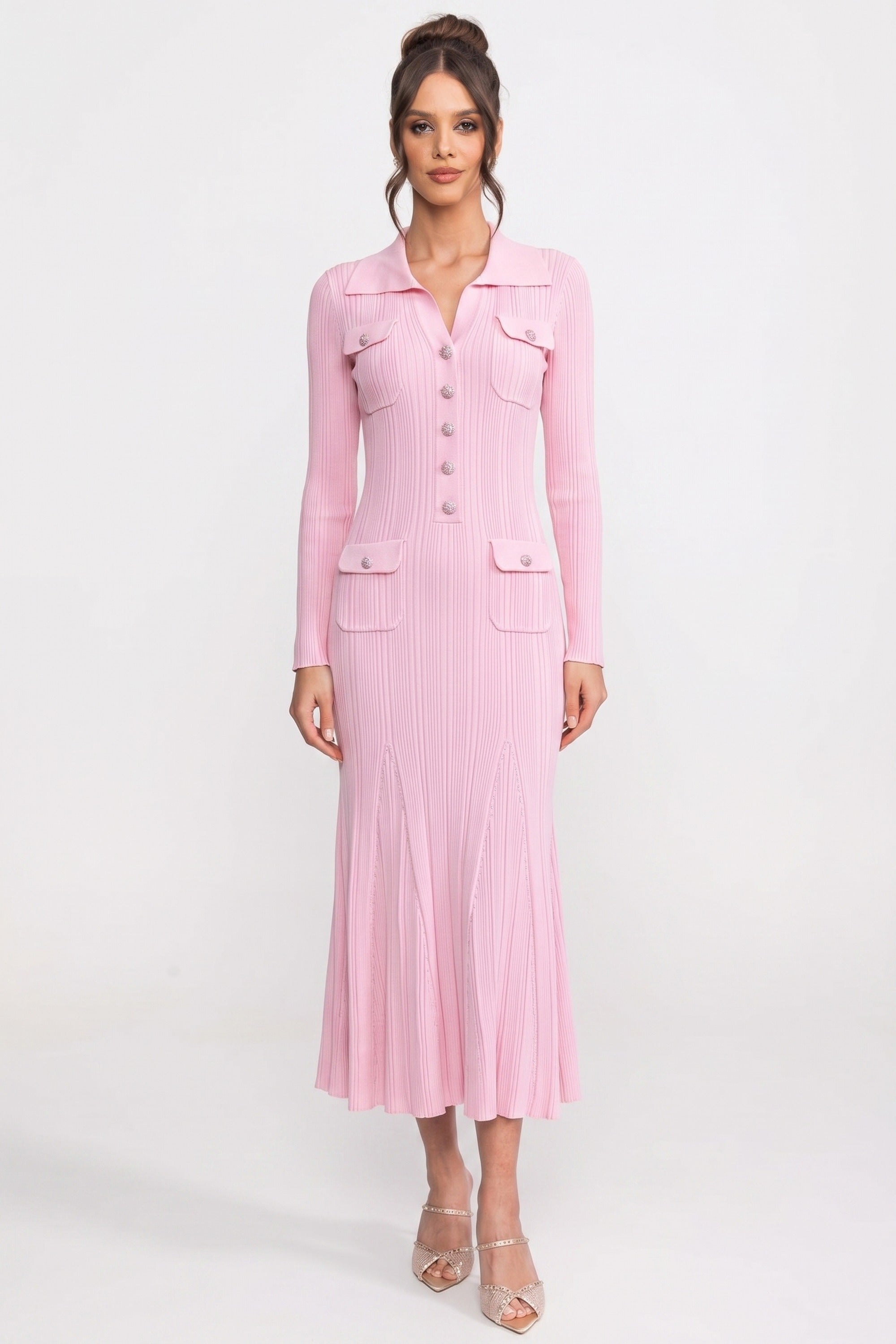 Langärmliges Strick-Maxikleid mit Knopfleiste vorn und aufgesetzten Taschen - Pink