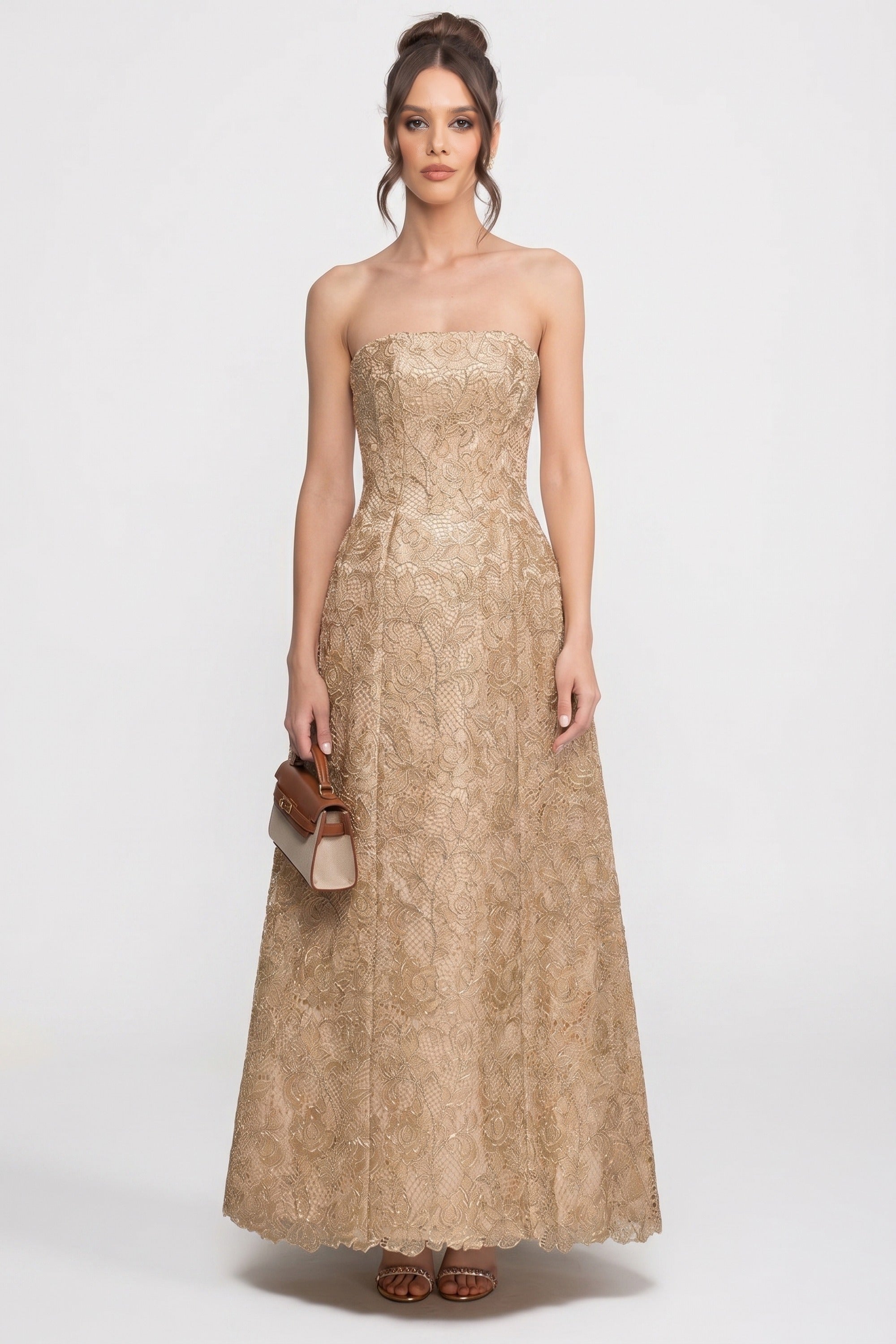 Schulterfreies Ballkleid aus floraler Spitze mit vollem A-Linien-Rock - Gold