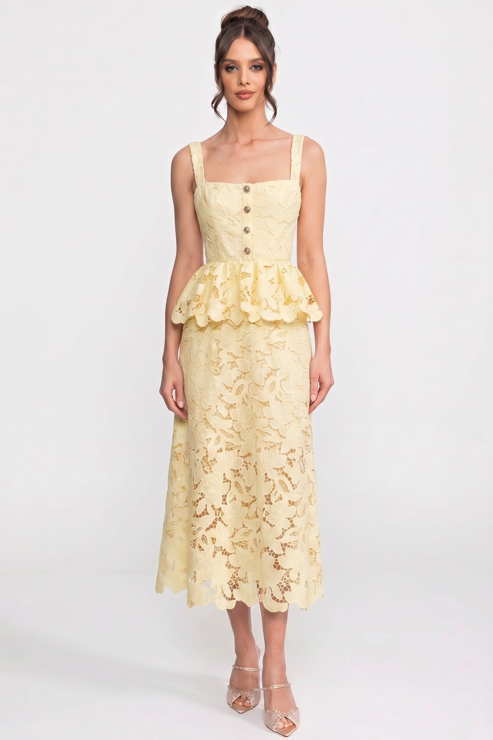 Ärmelloses Spitzen-Peplum-Kleid mit Midirock und goldfarbenen Knöpfen - Gelb