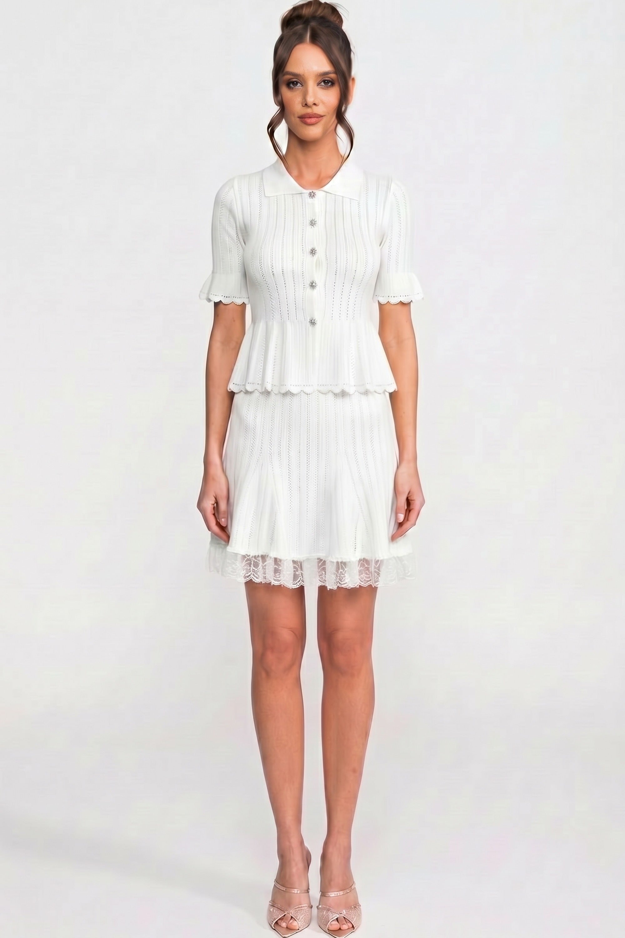 Strick-Minikleid mit Peter-Pan-Kragen, Peplum und Spitzen-saum - Weiß