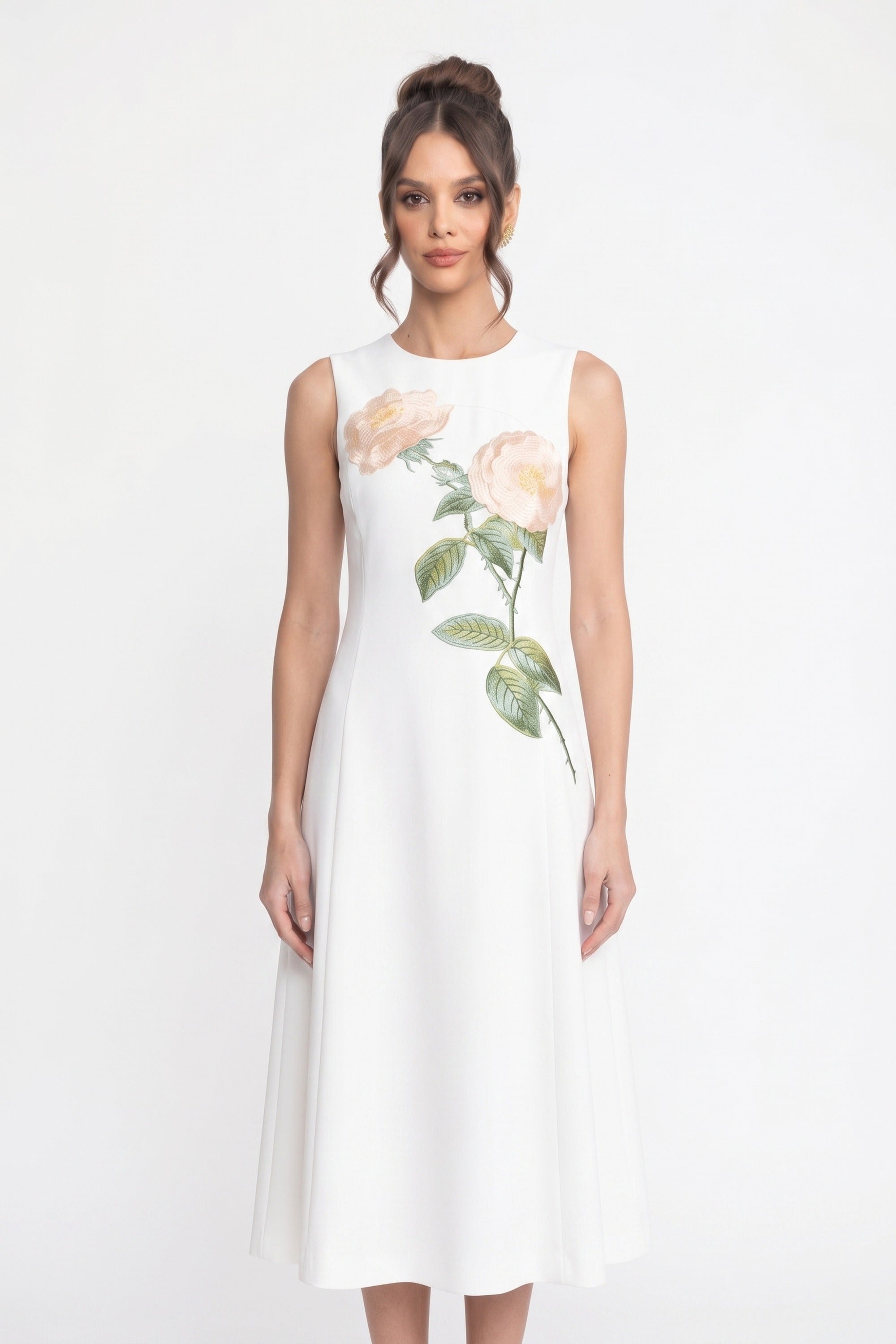 Ärmelloses Midi-Kleid mit 3D-Blütenapplikation und weitem Rock - Weiß