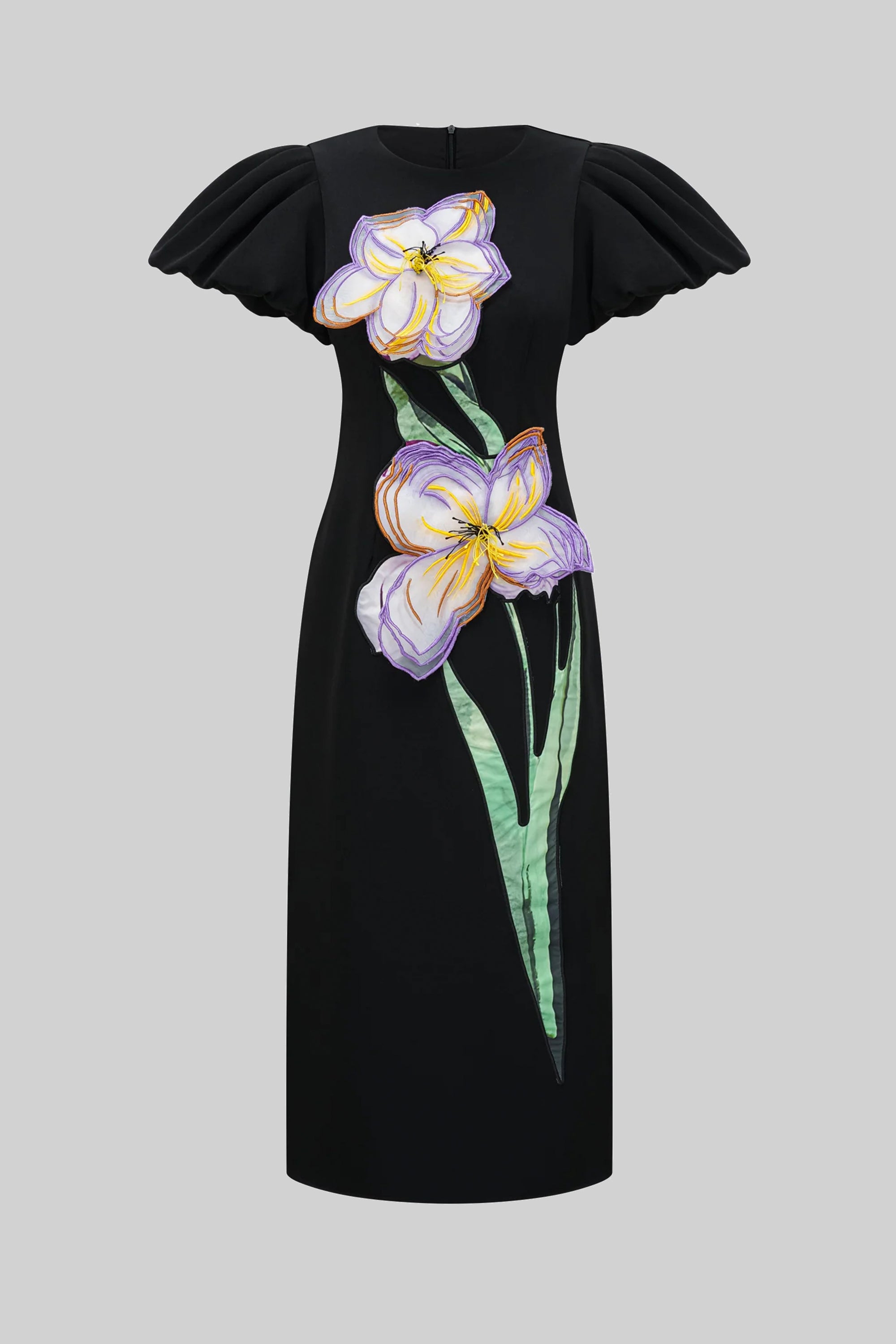 Strukturiertes Maxi-Kleid mit Schulterpartie und 3D-Iris-Blütenapplikation - Schwarz