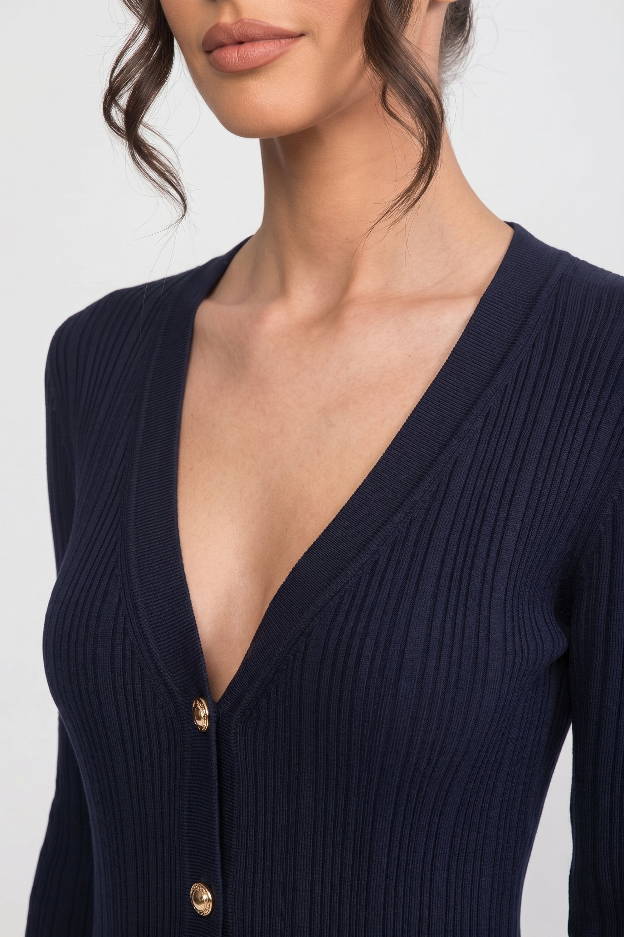 Langärmliges, vorne geknöpftes, plissiertes Strick-Maxikleid mit Kontrastmanschetten - Navy