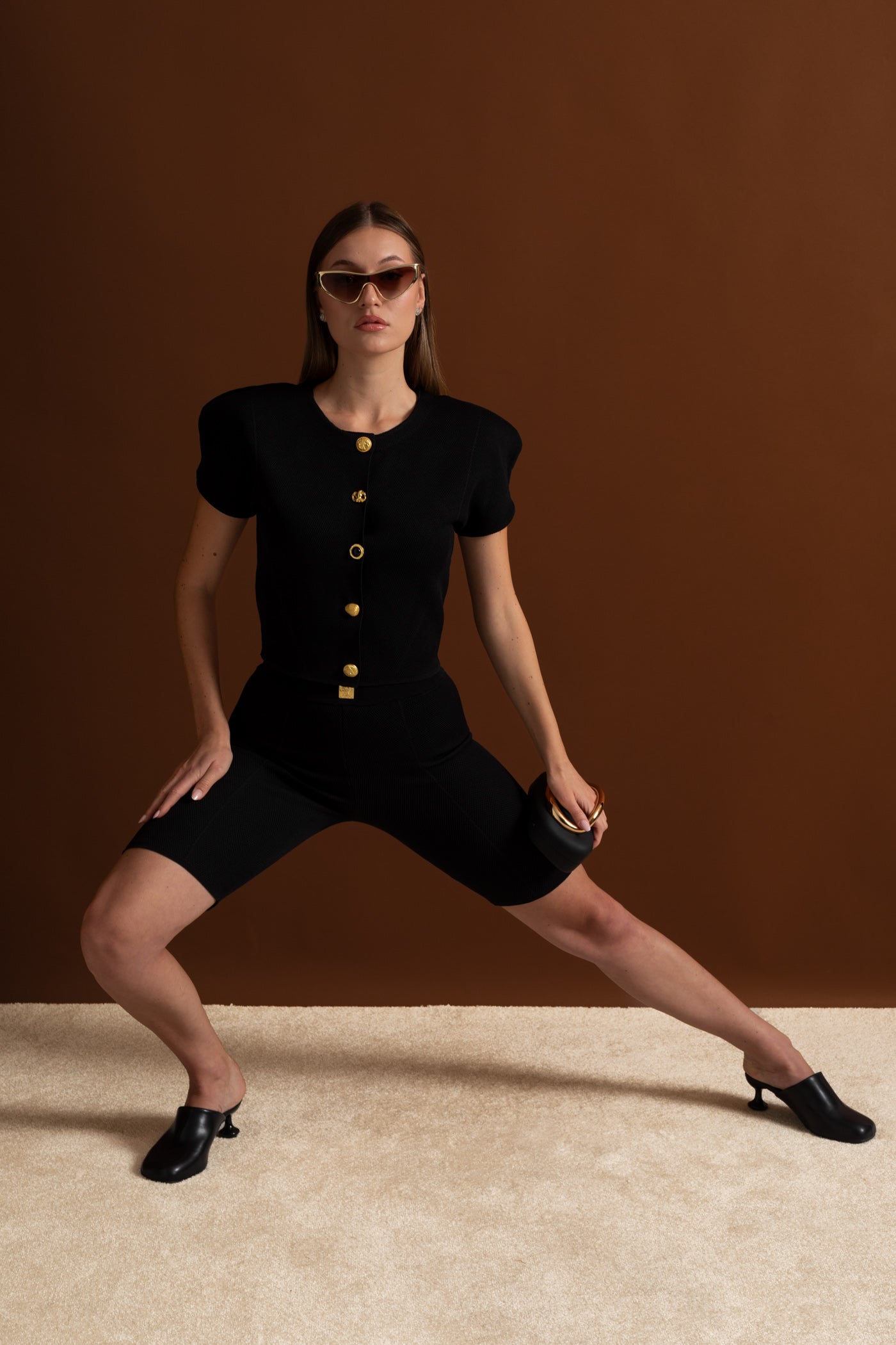 Gestricktes Co-ord-Set mit strukturierten Schultern – Schwarz