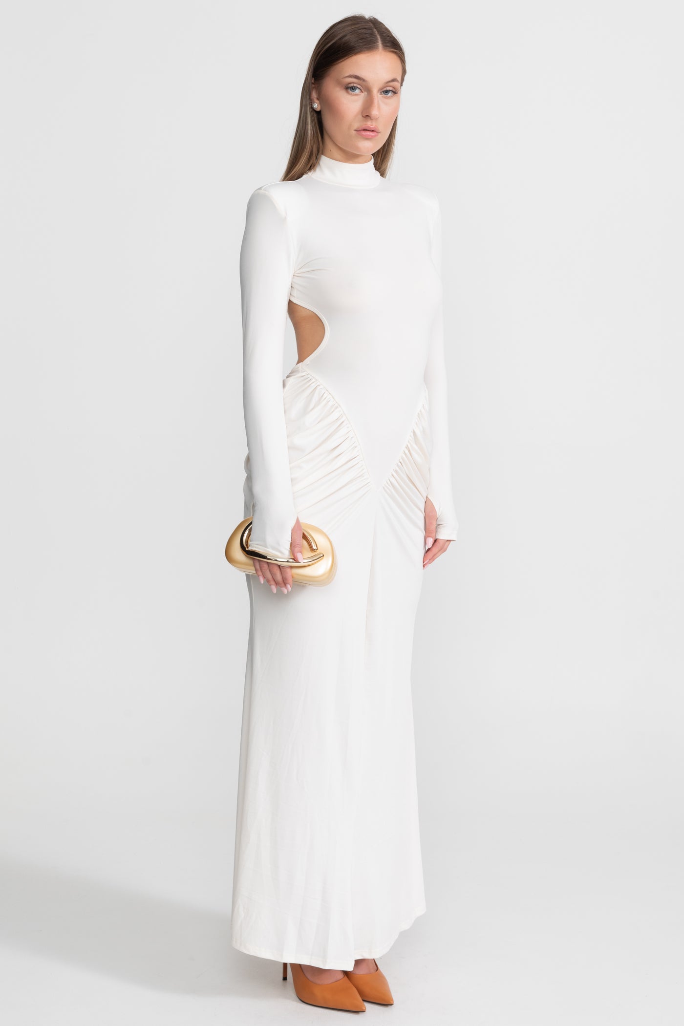 Maxikleid mit Raffung und seitlichen Cutouts – Weiß