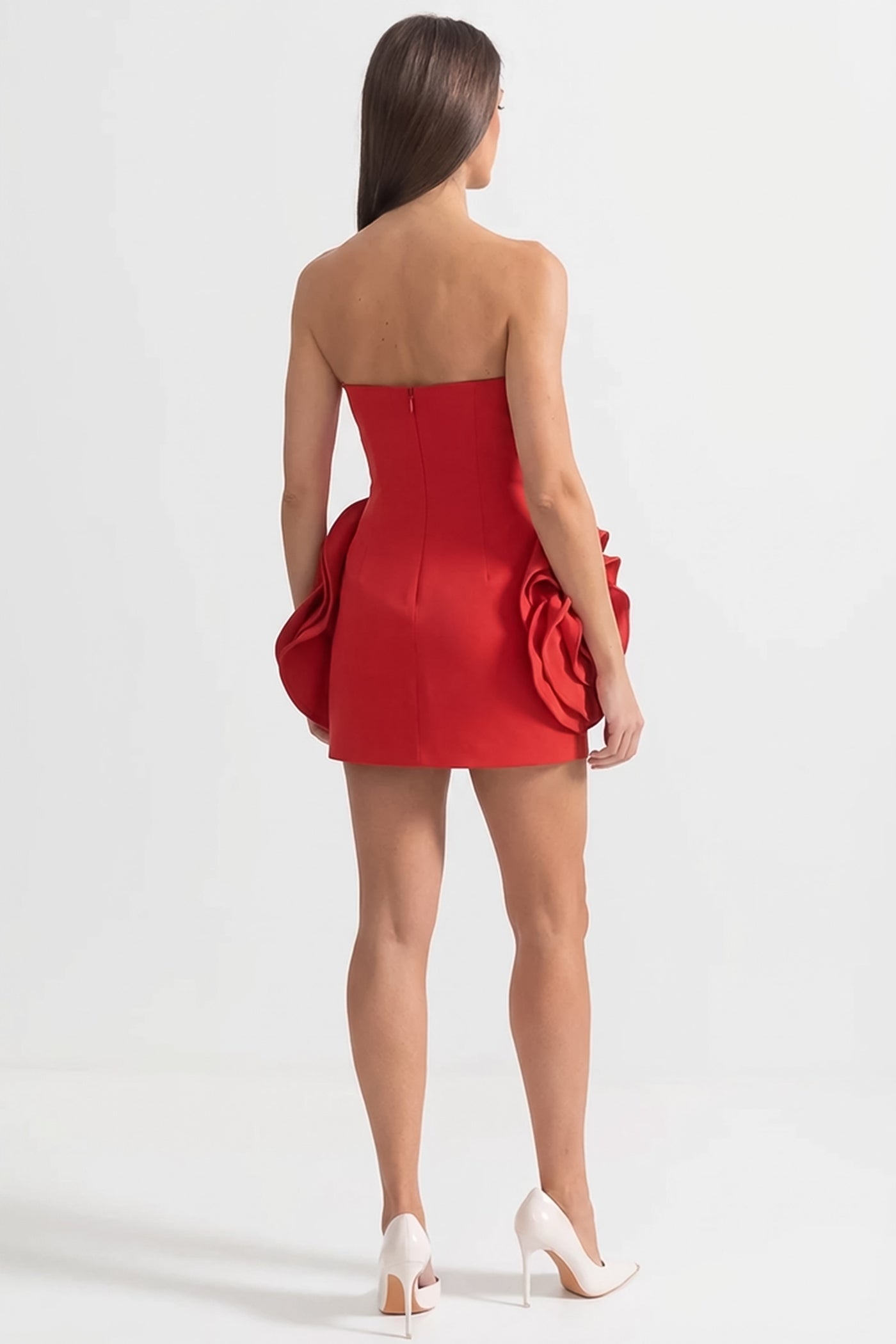 Schulterfreies skulpturales Mini-Kleid mit 3D-Blütenapplikationen – Rot