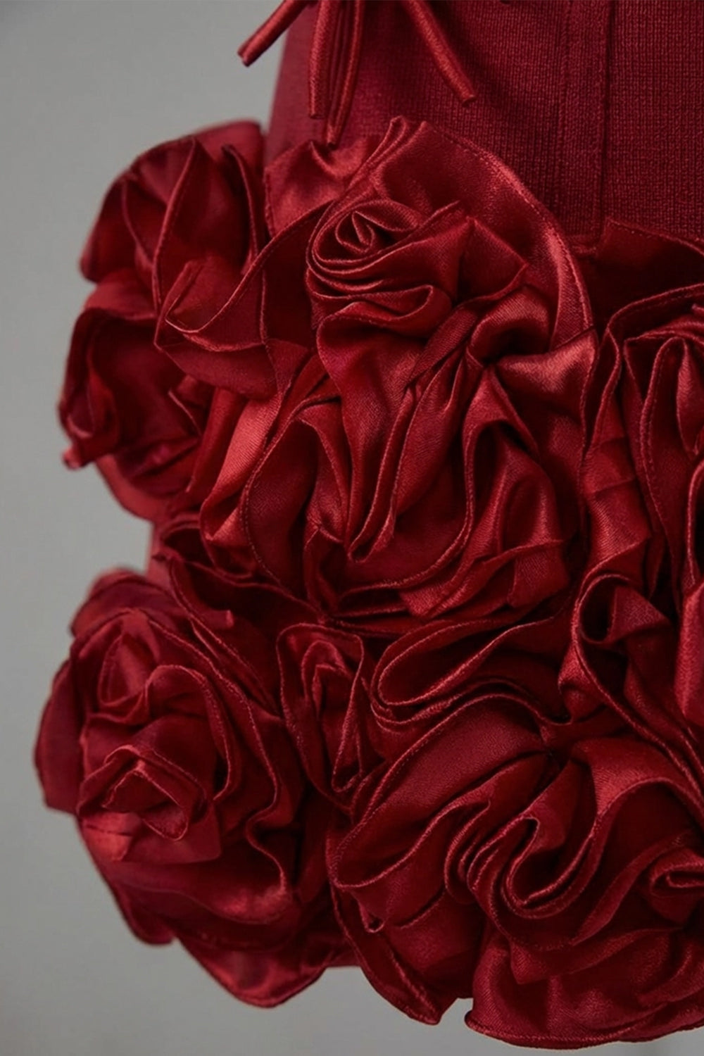 Korsett-Minikleid mit skulpturiertem Blumenabschluss – Rot