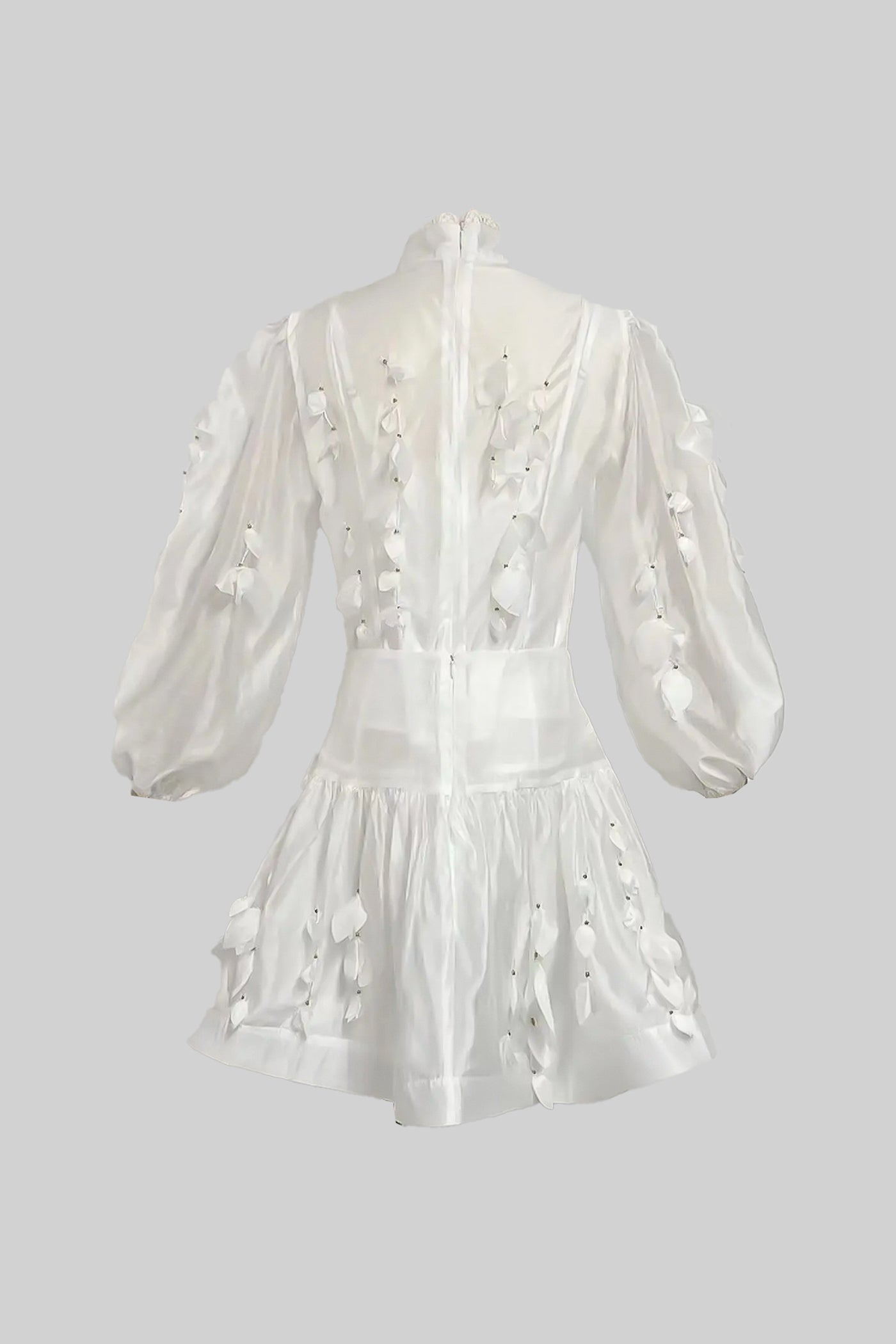 Elegantes Floral-Co-Ord mit zarten Spitzenbesätzen – Weiß