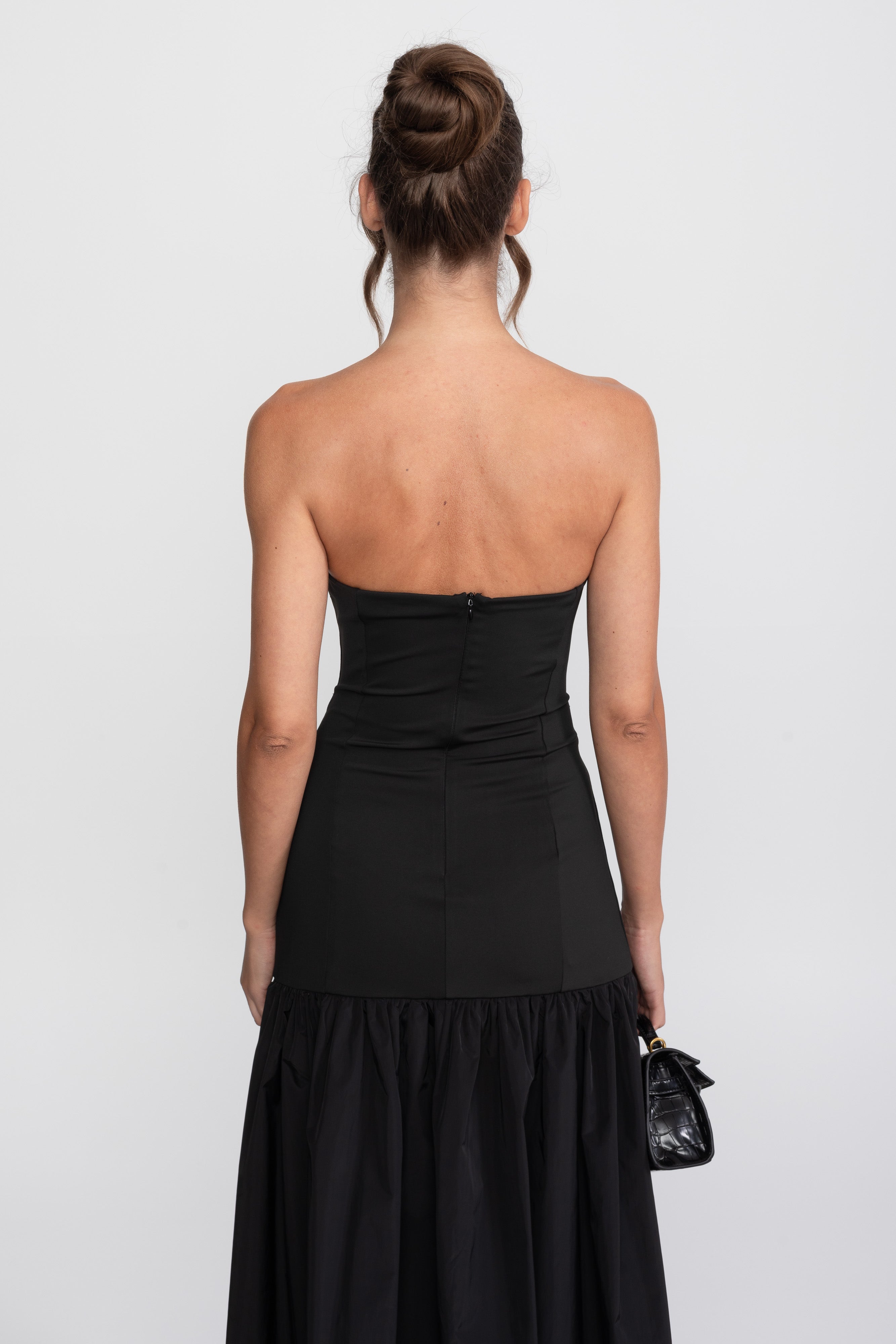 Ausschnitt-Sweetheart-Kleid mit tiefer Taille und gerafftem Rock - Schwarz