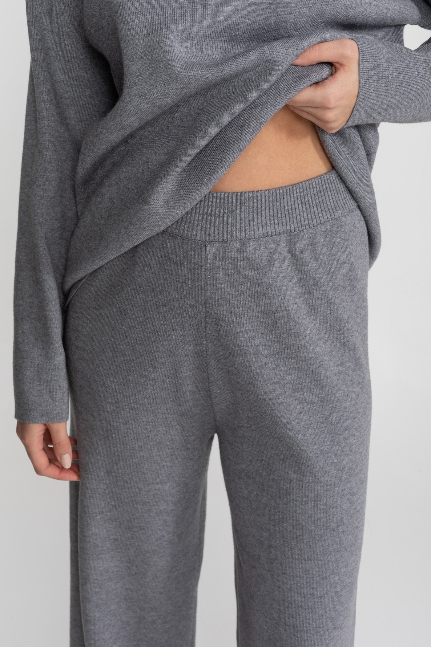 Strick-Loungewear-Set mit Fuchsfellkragen – Grau