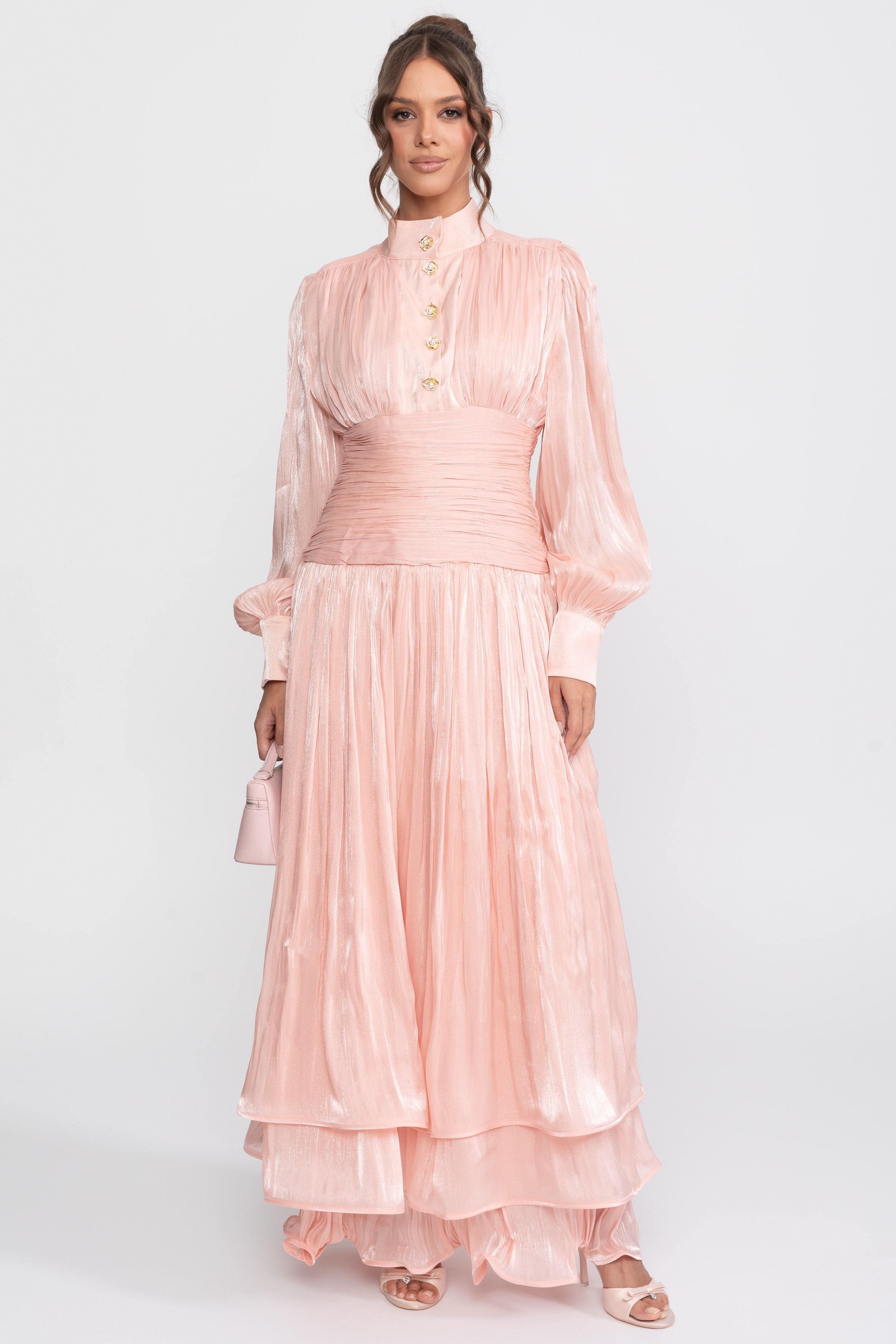 Maxikleid mit Stufendesign und Ballonärmeln mit juwelenbesetzten Rosenknöpfen - Peach