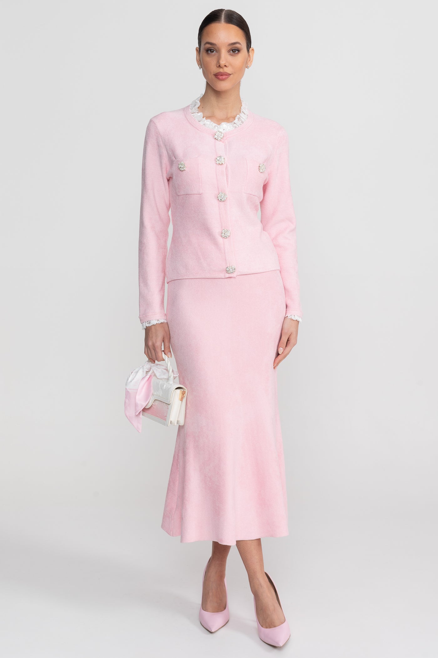 Langärmliges Co-Ord mit tailliertem Strickoberteil und Kristallknopf-Detail - Blush Pink