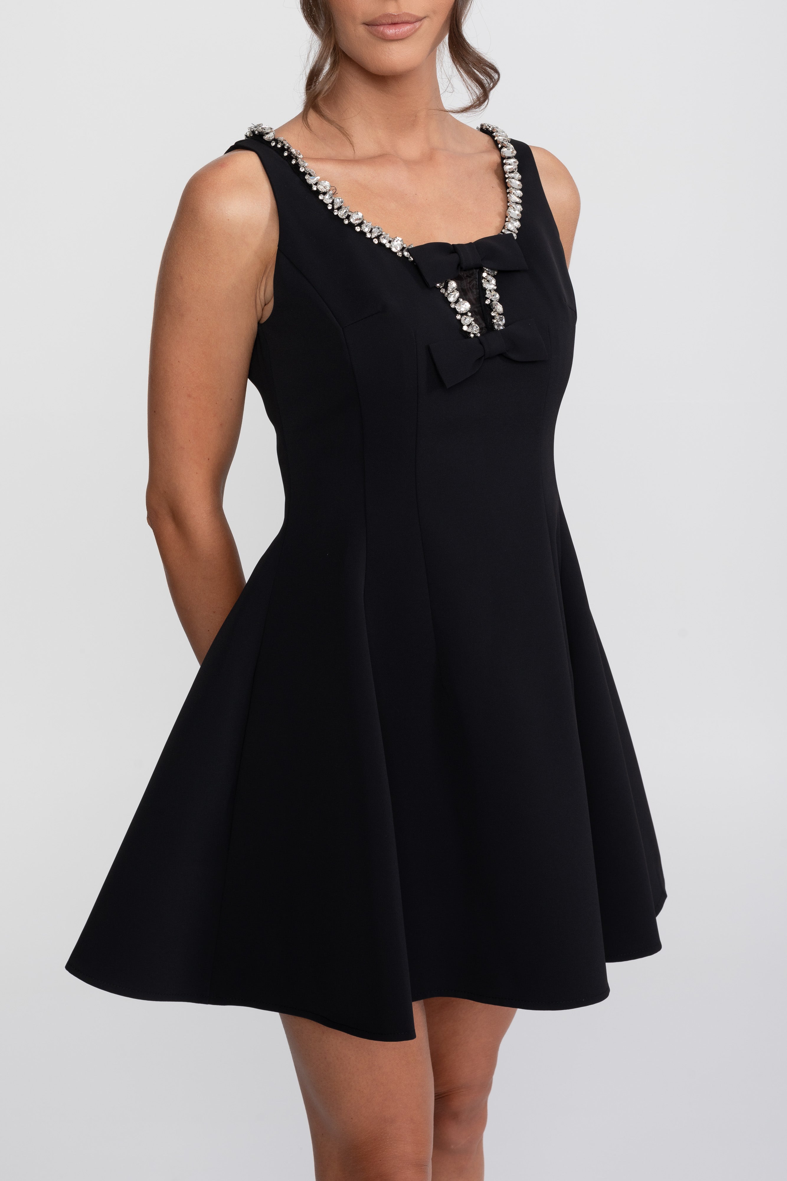 Fit-and-Flare-Minikleid mit Kristallbesatz und Brustschleifen - Schwarz