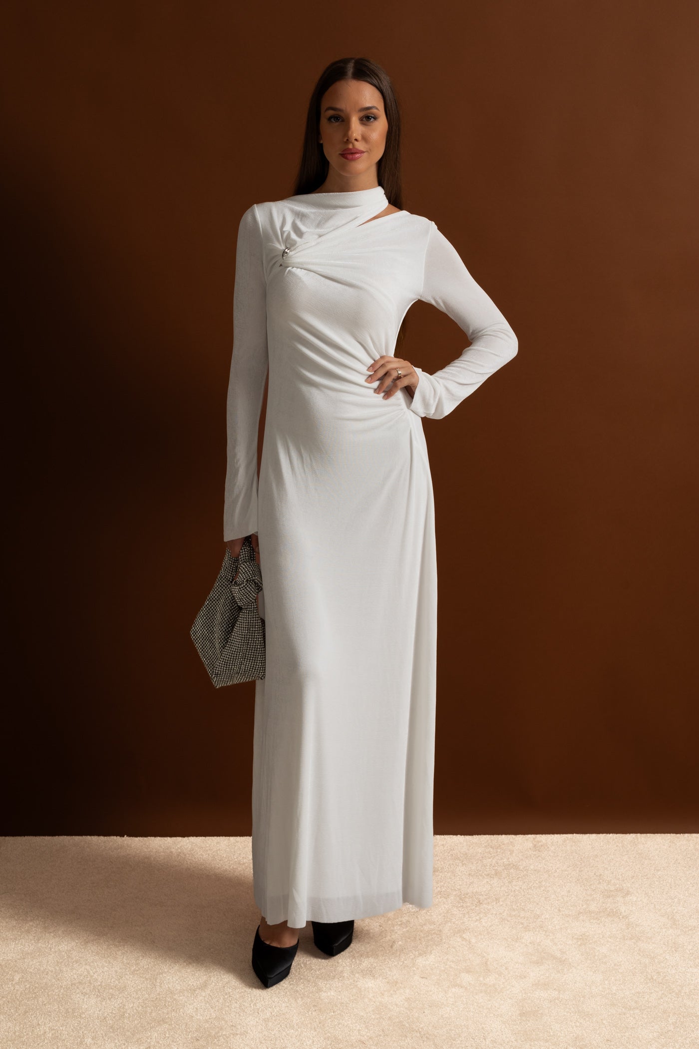 Drapiertes Maxikleid mit Cut-Out und elegantem Detail – Weiß