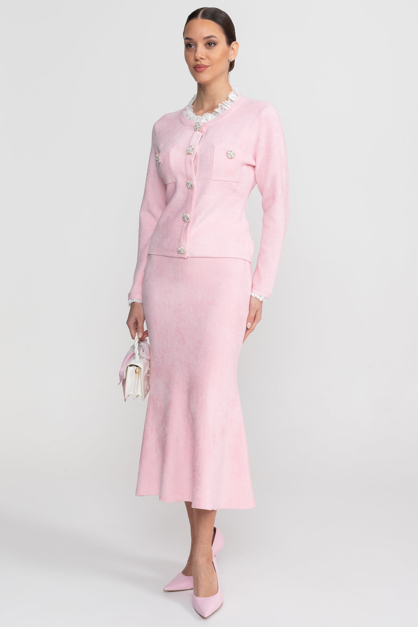Langärmliges Co-Ord mit tailliertem Strickoberteil und Kristallknopf-Detail - Blush Pink