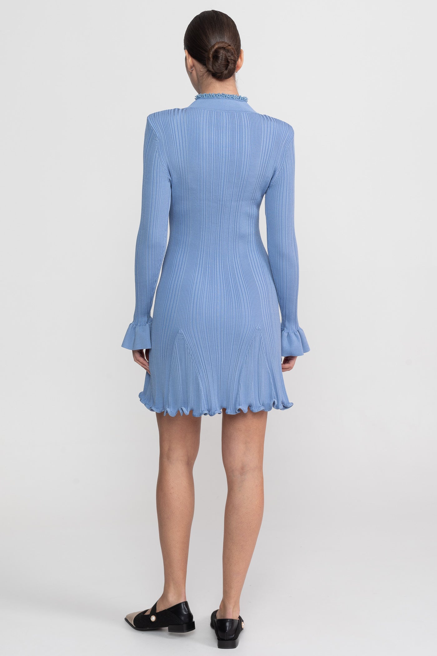 Geripptes Strick-Minikleid mit Perlenbesatz - Blau