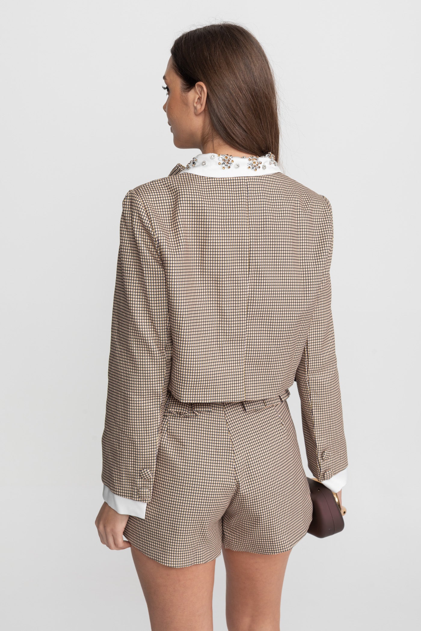 Karierter, maßgeschneiderter Co-Ord-Anzug mit markantem Schleifendetail – Beige