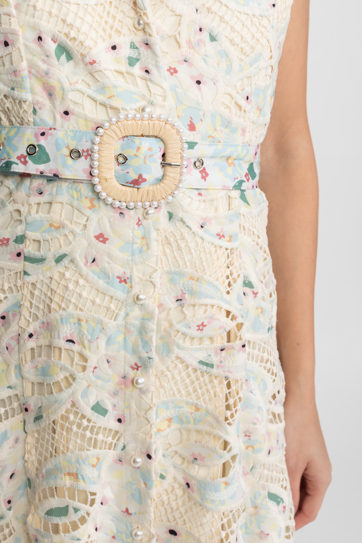 Spitzen-Midikleid mit Neckholder und Taillengürtel – Ivoire