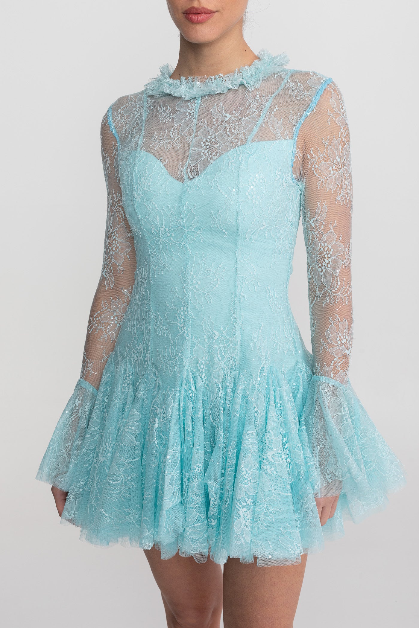 Transparentes Spitzen-Minikleid mit langen Ärmeln und gerafftem Saum - Teal