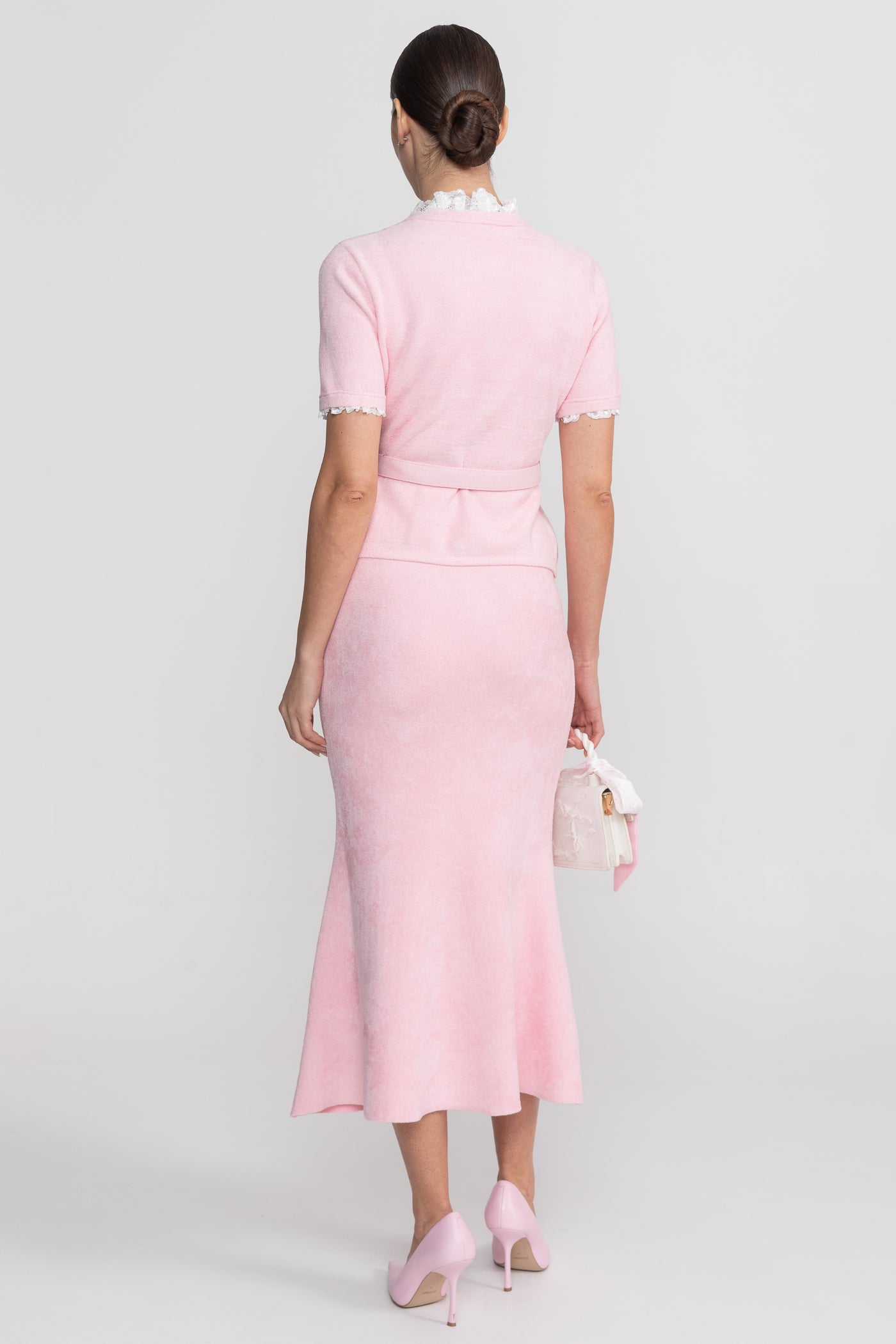Kurzarm-Co-Ord mit Peplum-Taillierung und Gürtel mit Kristallknöpfen - Blush Pink