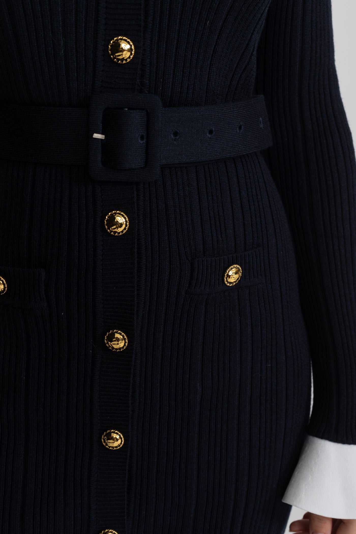 Geripptes Strick-Minikleid mit goldener Knopfverschluss - Dunkelblau