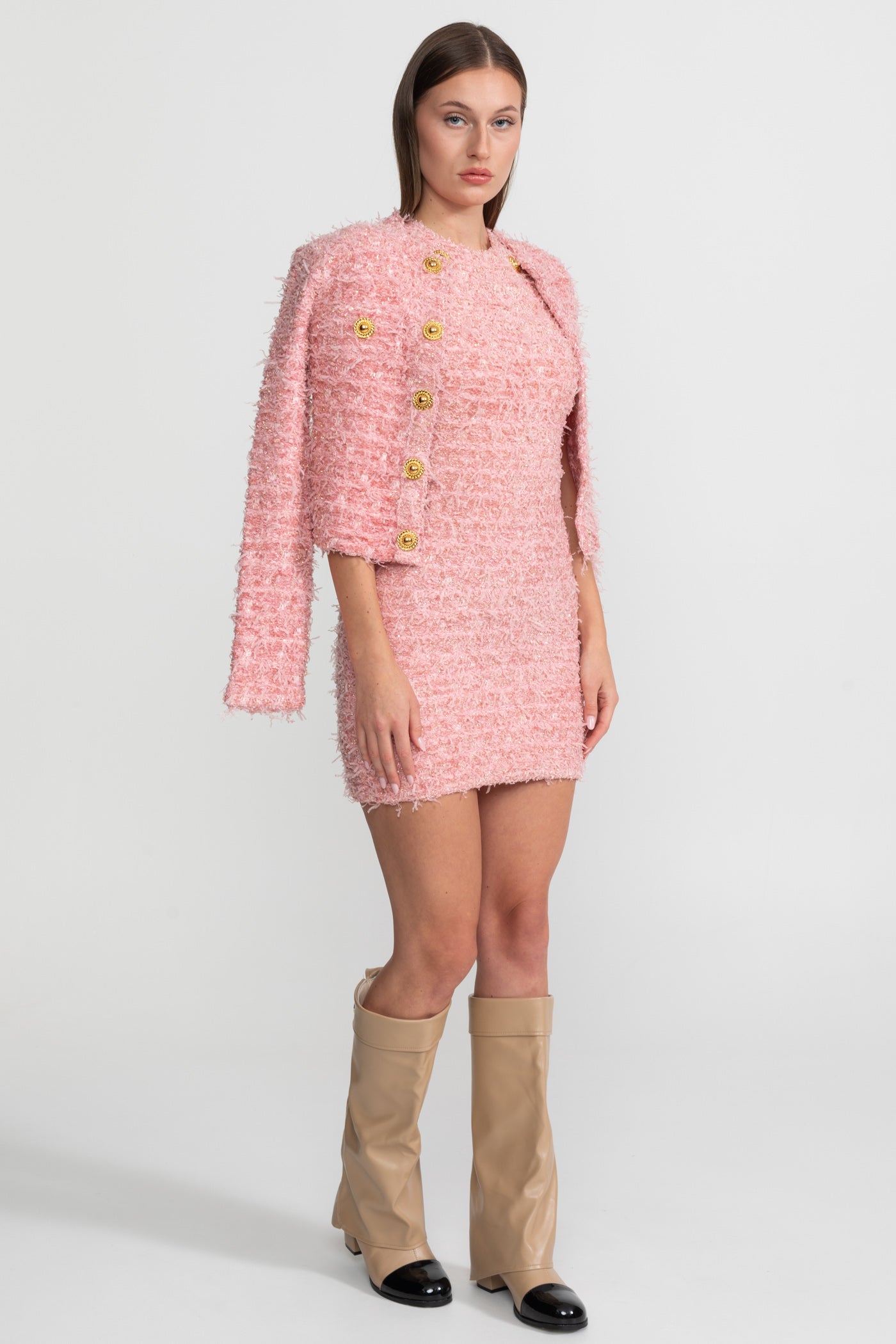 Texturiertes Tweed-Minikleid mit goldenen Knopfverzierungen – Pink