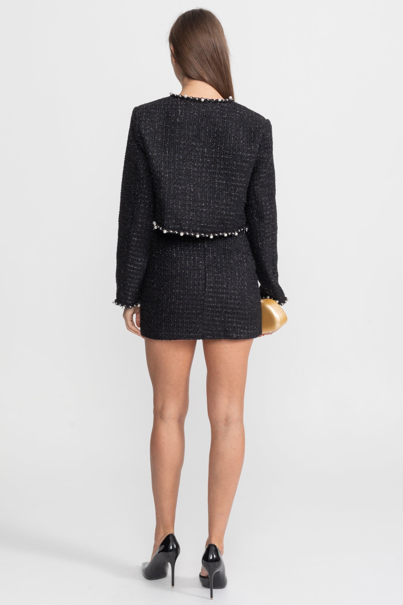 Kurz geschnittener Tweed-Blazer mit Perlenbesatz und offenem Vorderteil – Schwarz