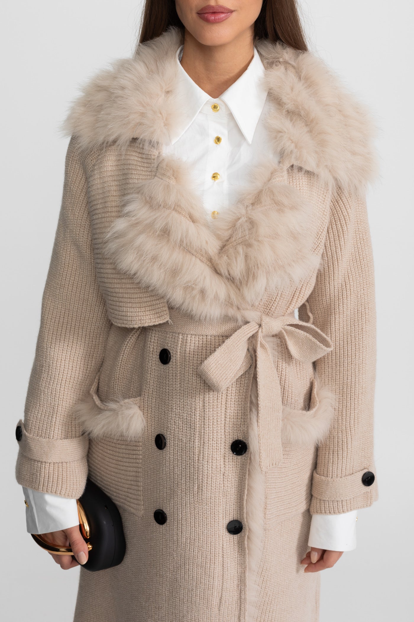 Doppelreihiger Wollstrick-Übermantel mit Pelzbesatz – Beige