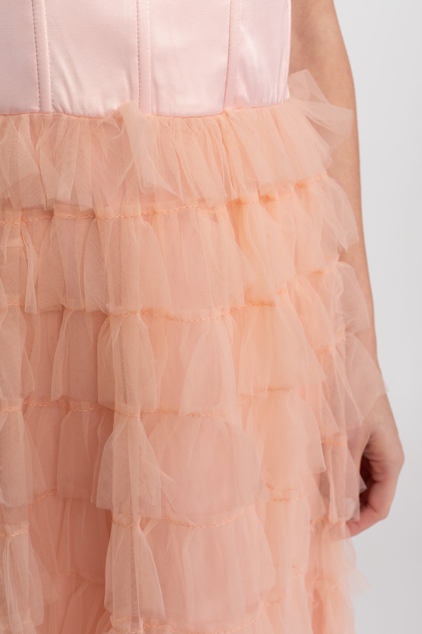 Maxikleid mit Satinschleifen-Träger und mehrlagigem Tüllrock - Blush Pink
