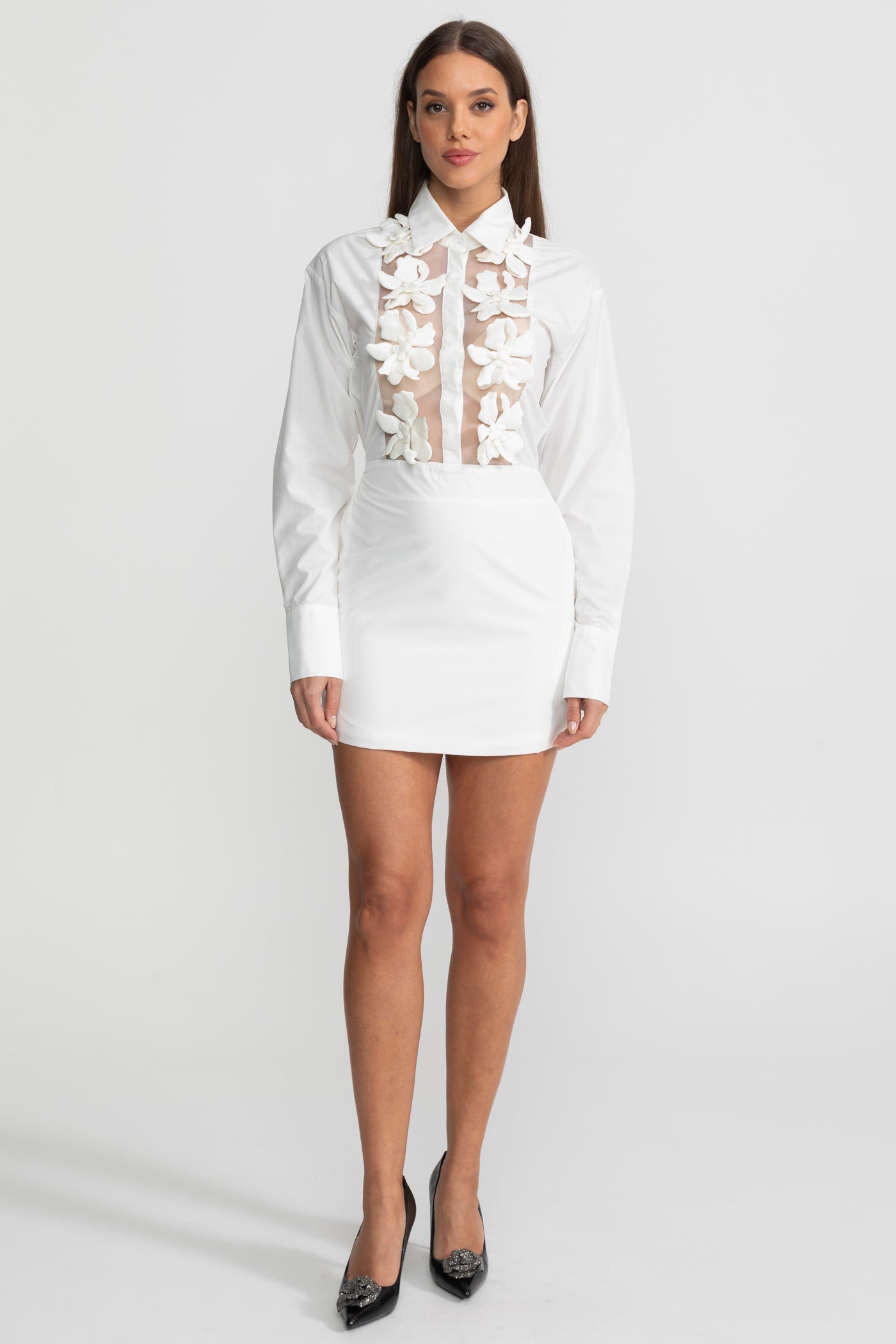 Transparente Mini-Hemdkleid mit 3D-Blütenapplikation – Weiß
