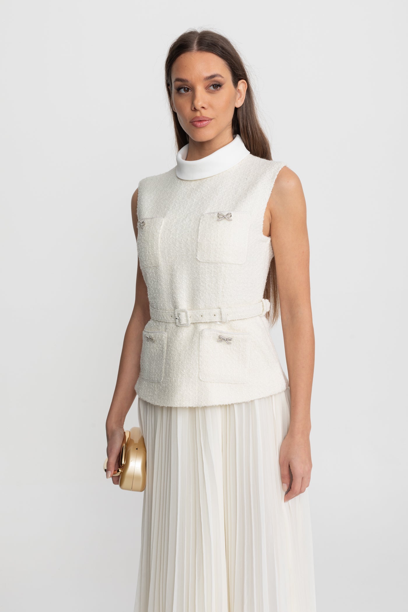 Ärmelloses, strukturiertes Midikleid mit plissiertem Chiffonrock – Ivoire