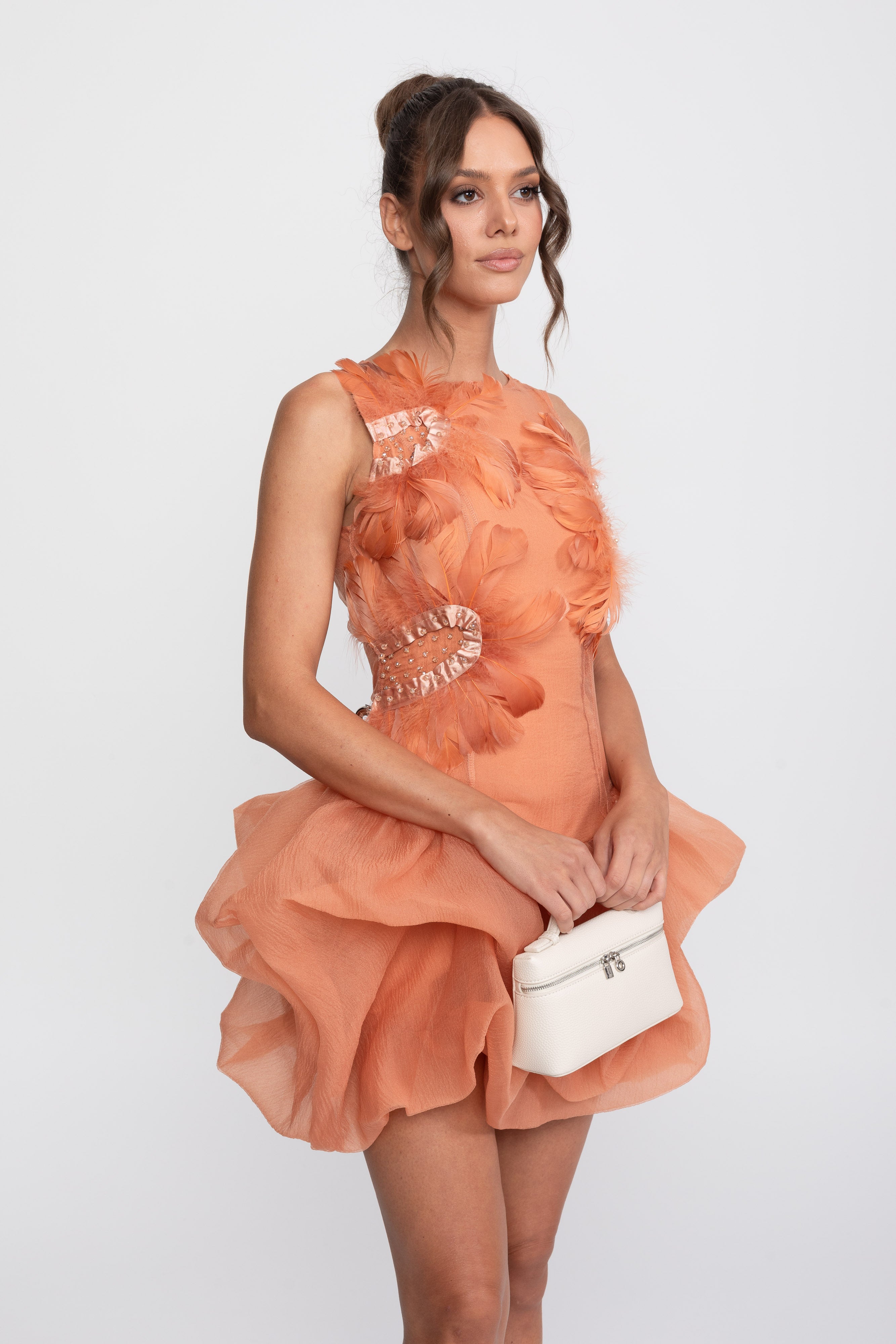 3D-Federapplikations-Peplum-Minikleid mit Kristallperlen - Orange