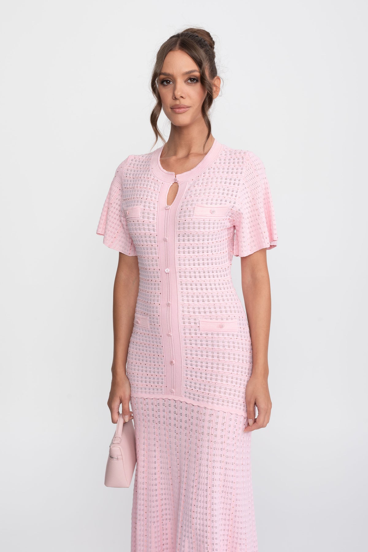 Midi-Kleid mit kurzen Ärmeln und schimmernder Strickstruktur - Pink