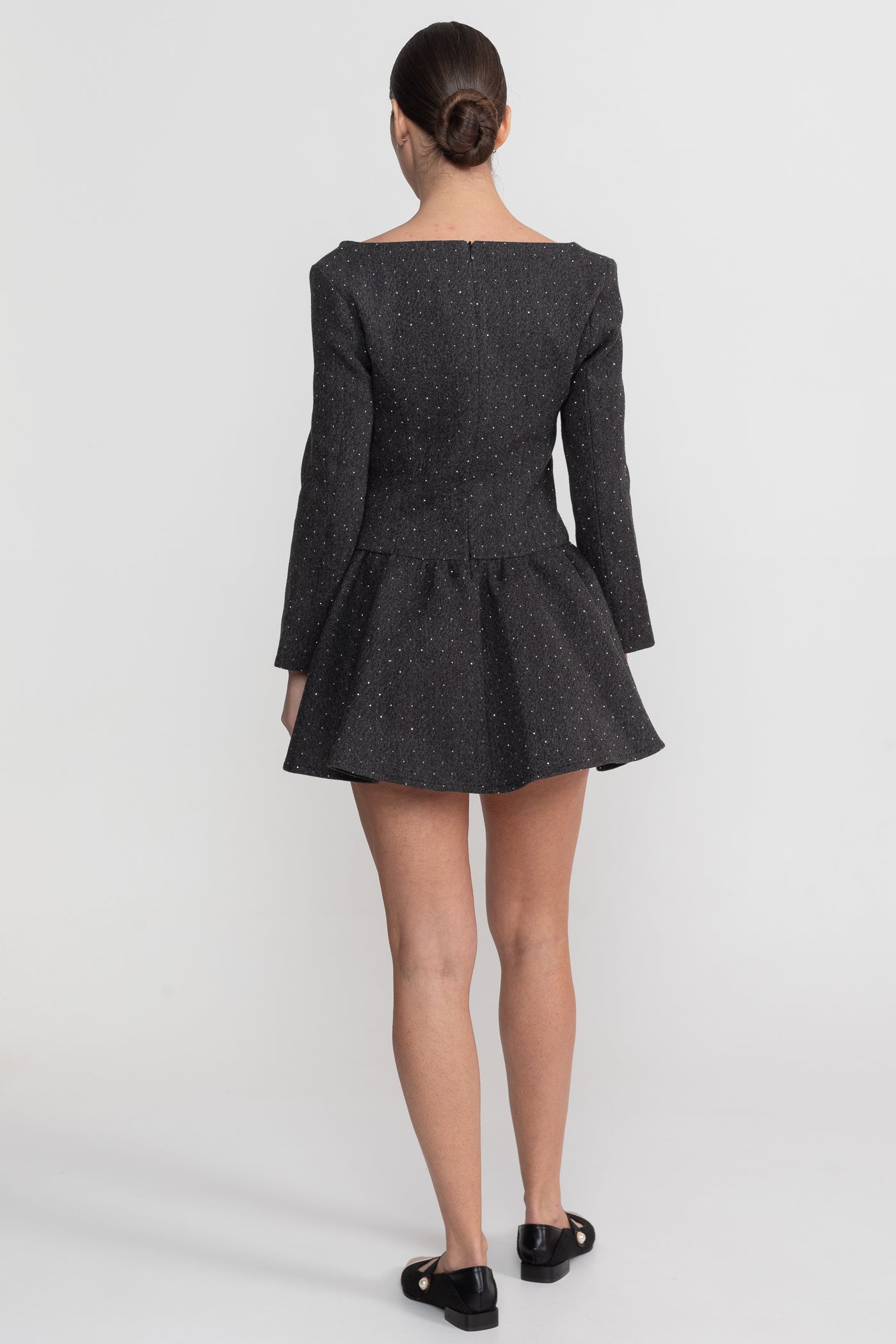 Langärmeliges Minikleid mit abnehmbarem Cape-Overlay – Anthrazit