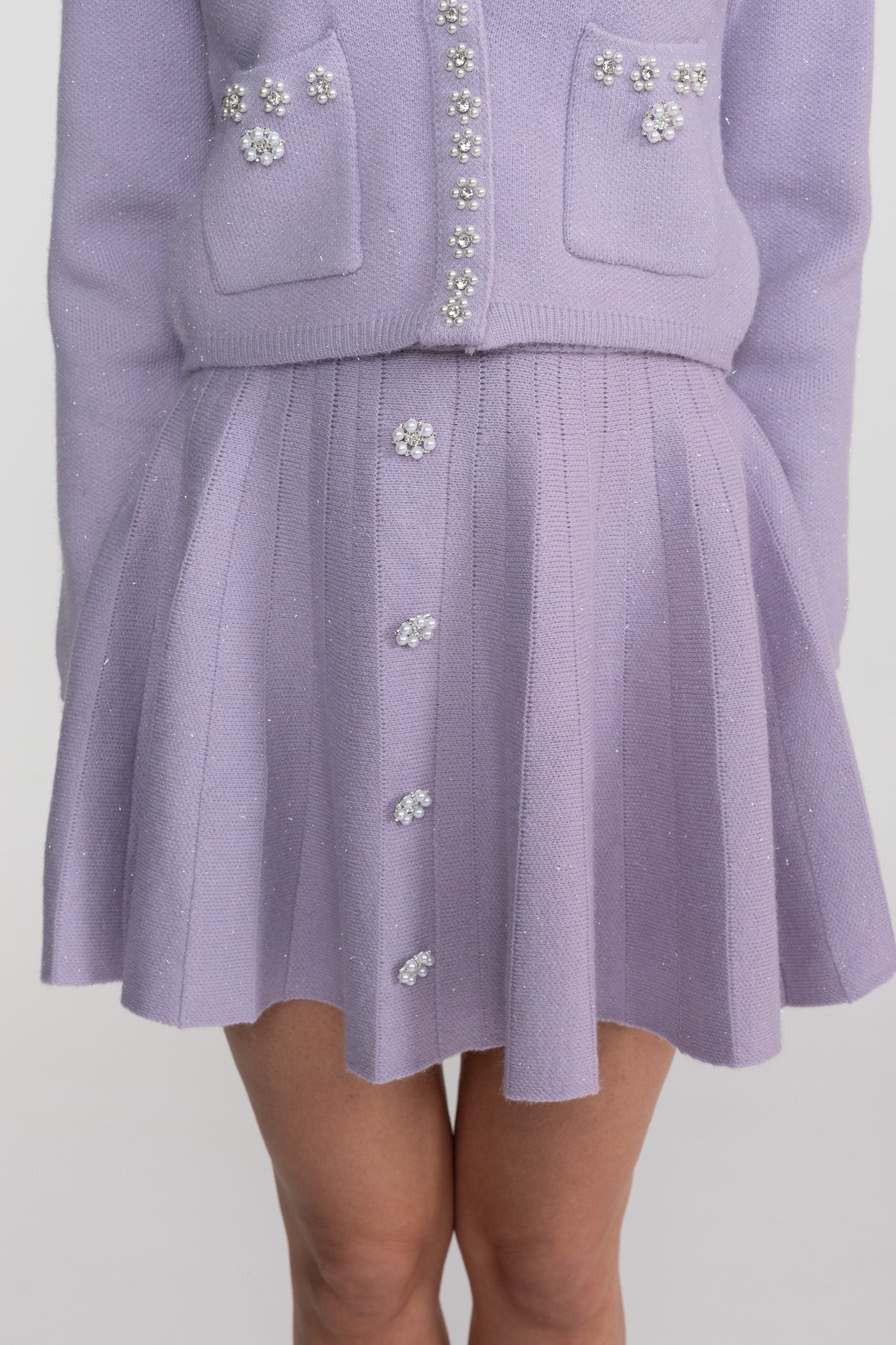 Strick-Co-Ord-Set mit langärmeligem Cardigan und passendem Minirock – Flieder