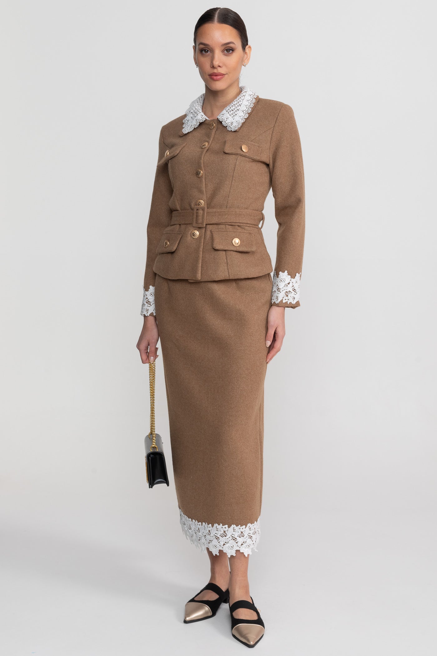 Maßgeschneidertes Co-Ord-Set mit Spitzenbesatz - Camel