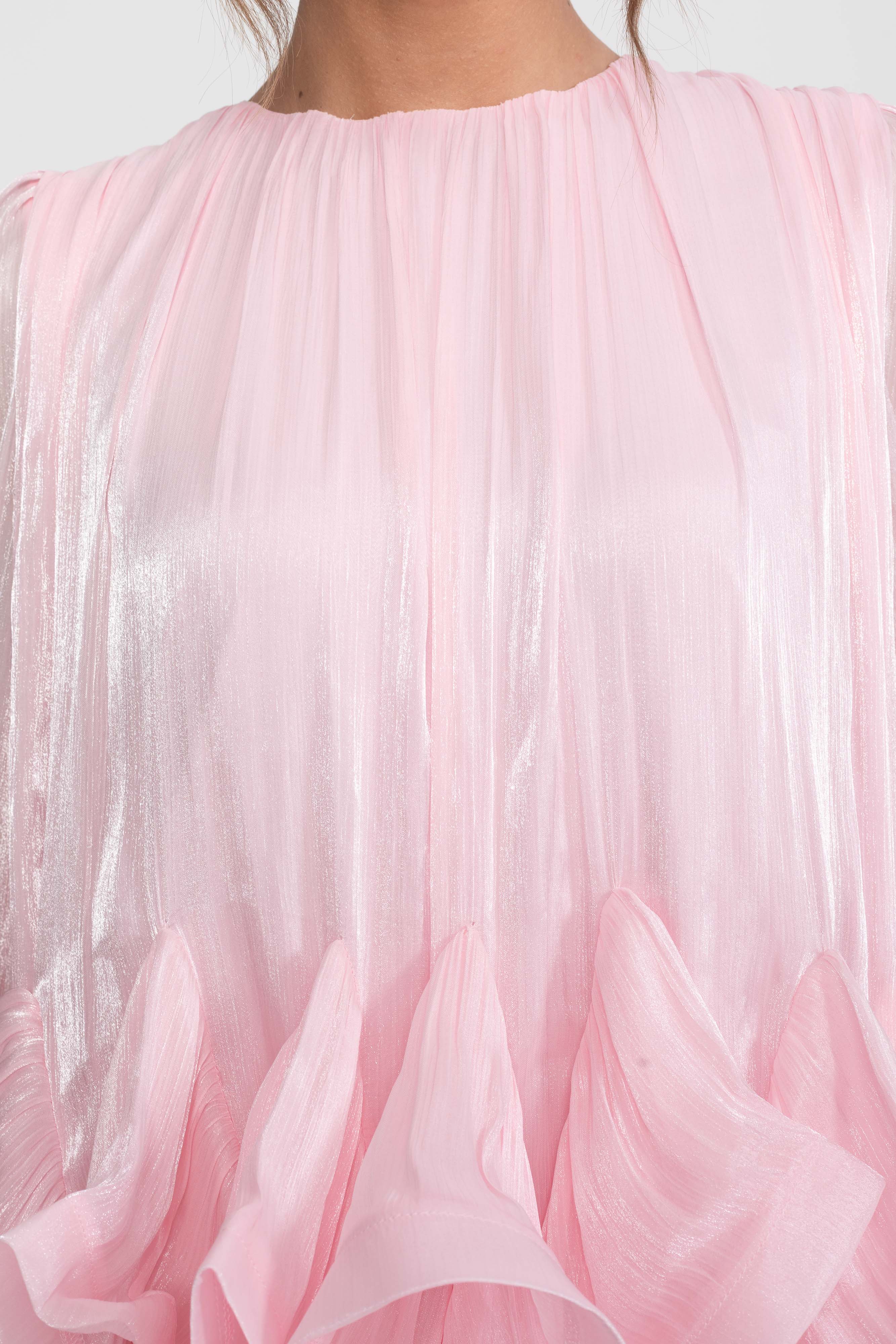 Asymmetrisches Mini-Kleid mit Rüschensaum und Satin-Finish - Pink