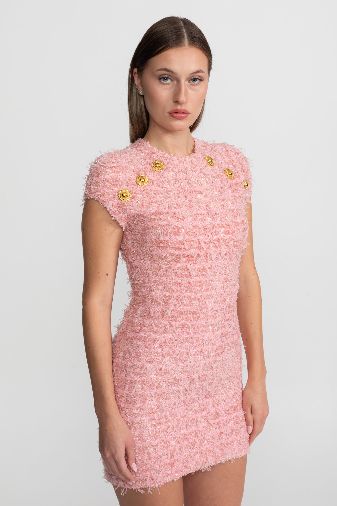 Texturiertes Tweed-Minikleid mit goldenen Knopfverzierungen – Pink