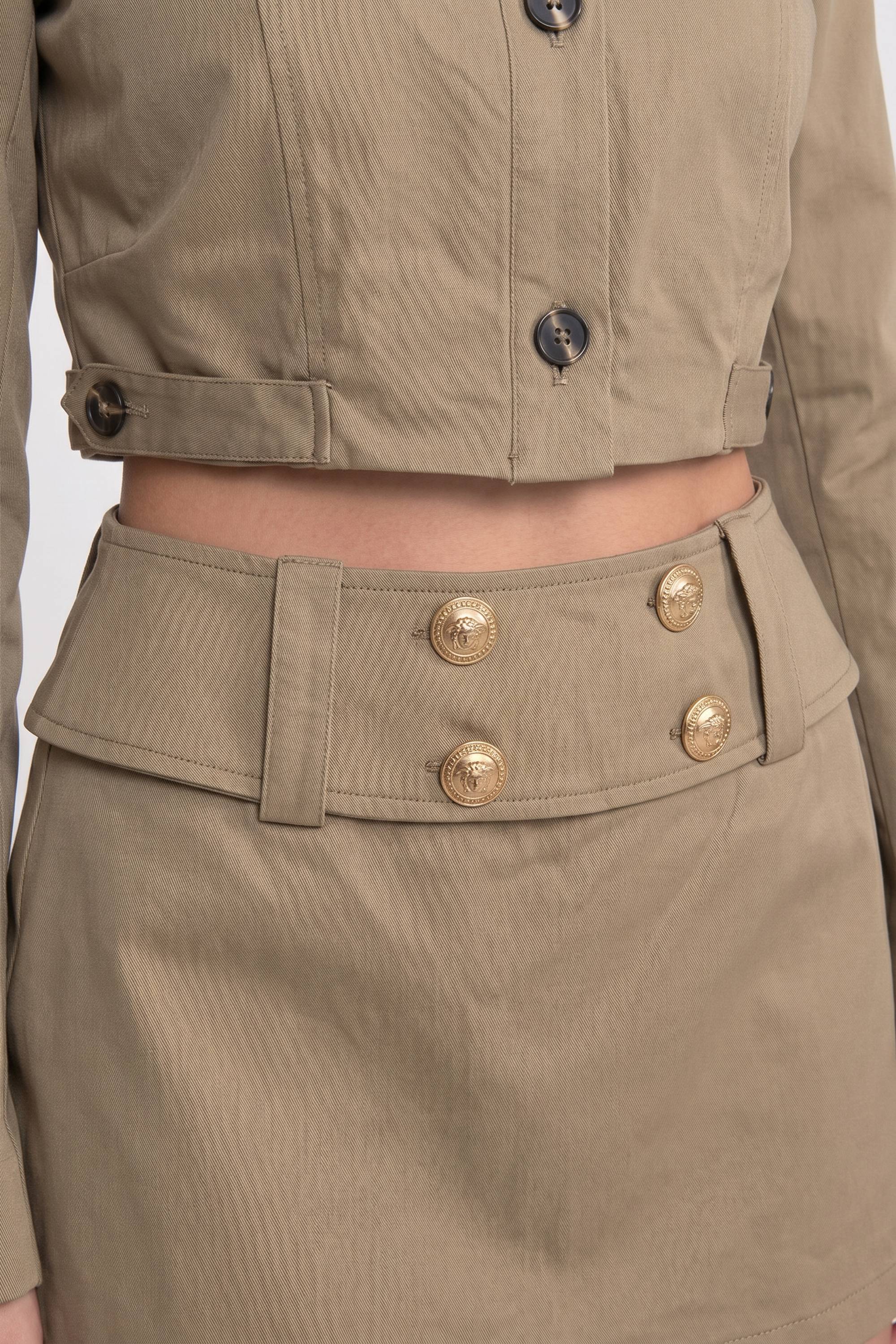 Doppelreihiges, verkürztes Jacken- und Minirock-Co-Ord-Set – Khaki