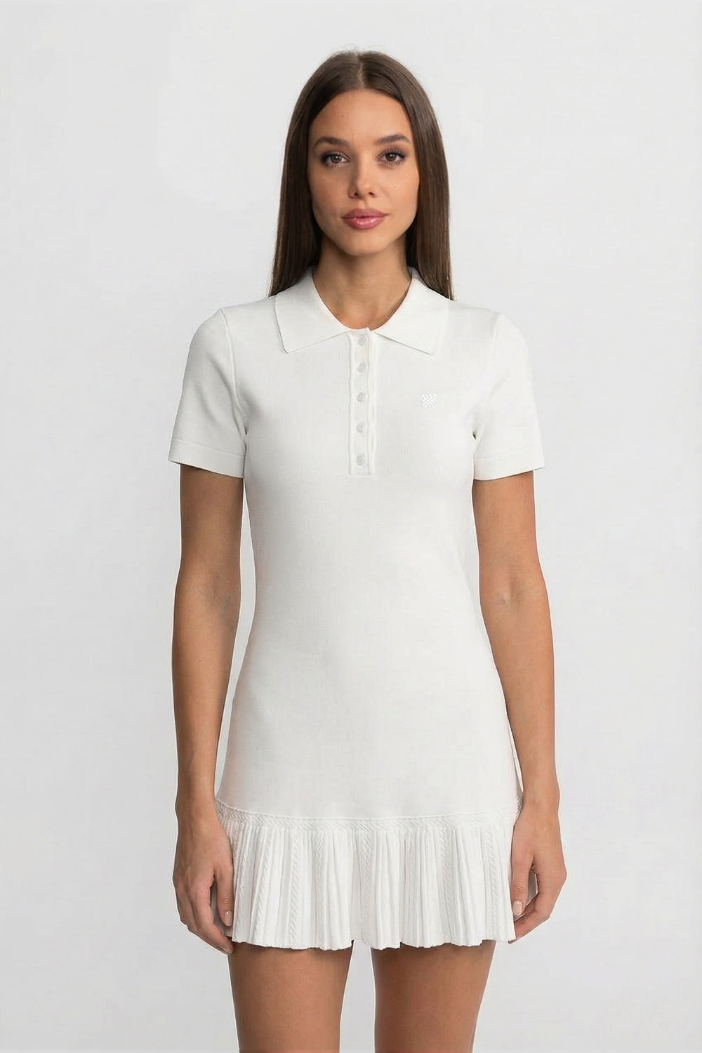 Kurzärmeliges Polo-Minikleid mit plissiertem Rüschensaum - Weiß