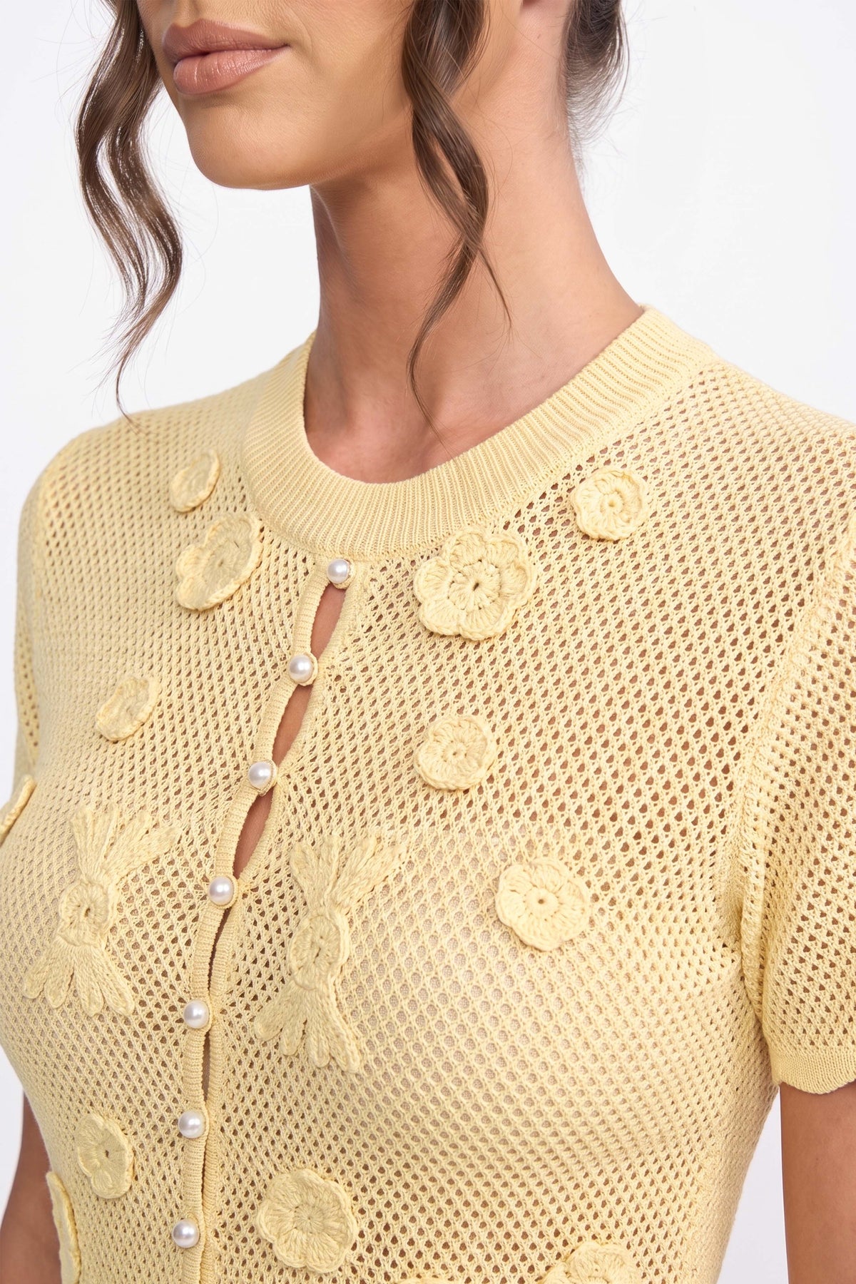 Maxikleid mit Blumenhäkeldetails und Peplum mit Kordelzug in der Taille – Gelb