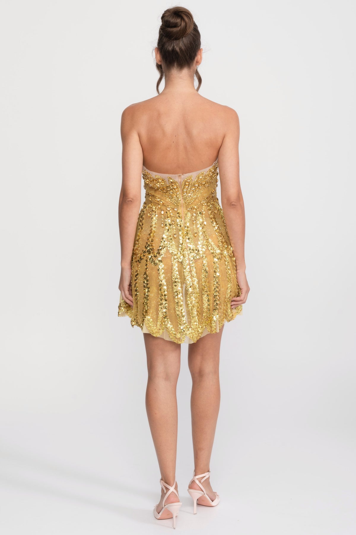 Mini-Kleid mit Schmuckverzierungen und ausgestelltem Schnitt mit Sweetheart-Ausschnitt - Gold 