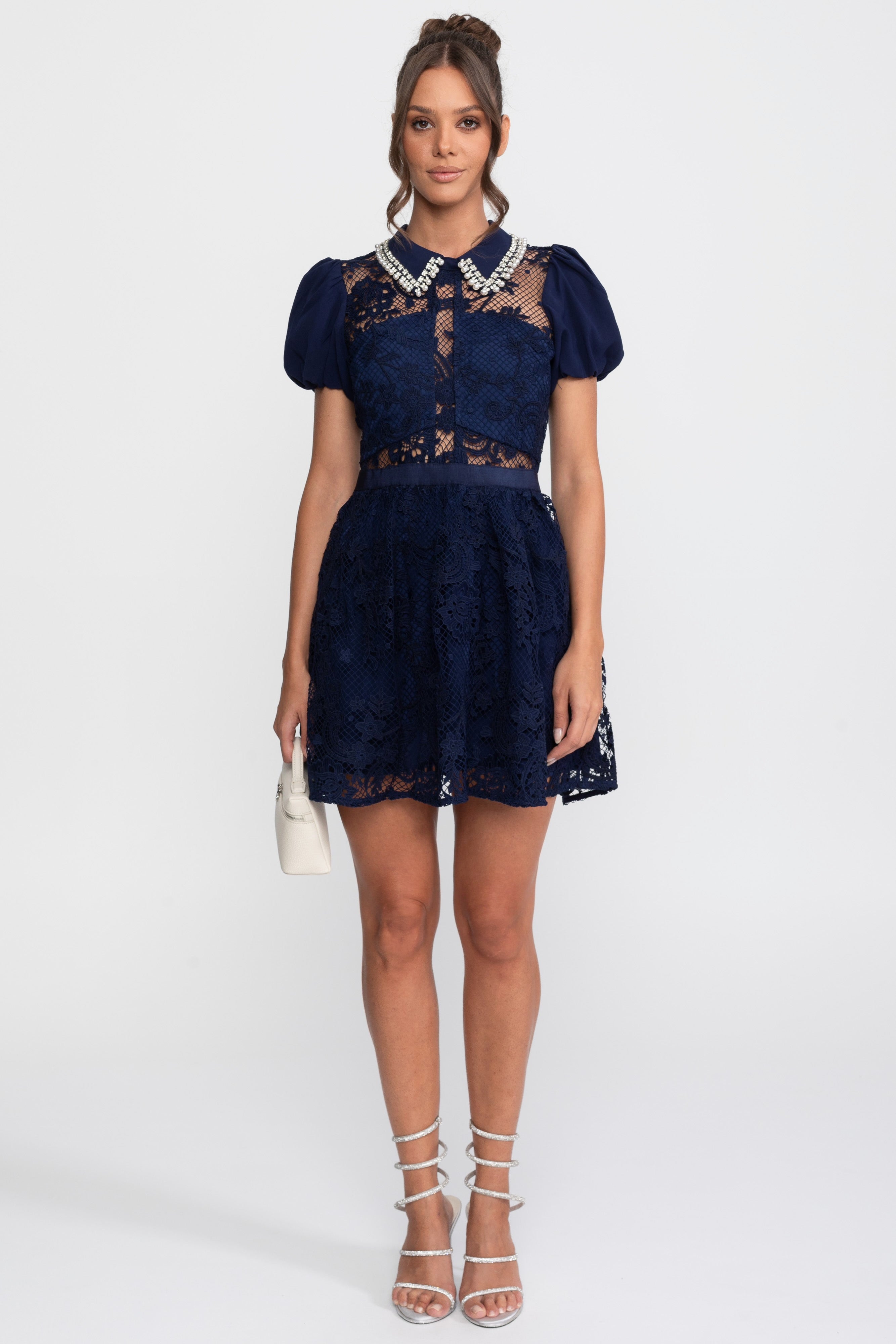 Mini-Kleid mit Puffärmeln und Spitze mit Perlenkragen - Navy 