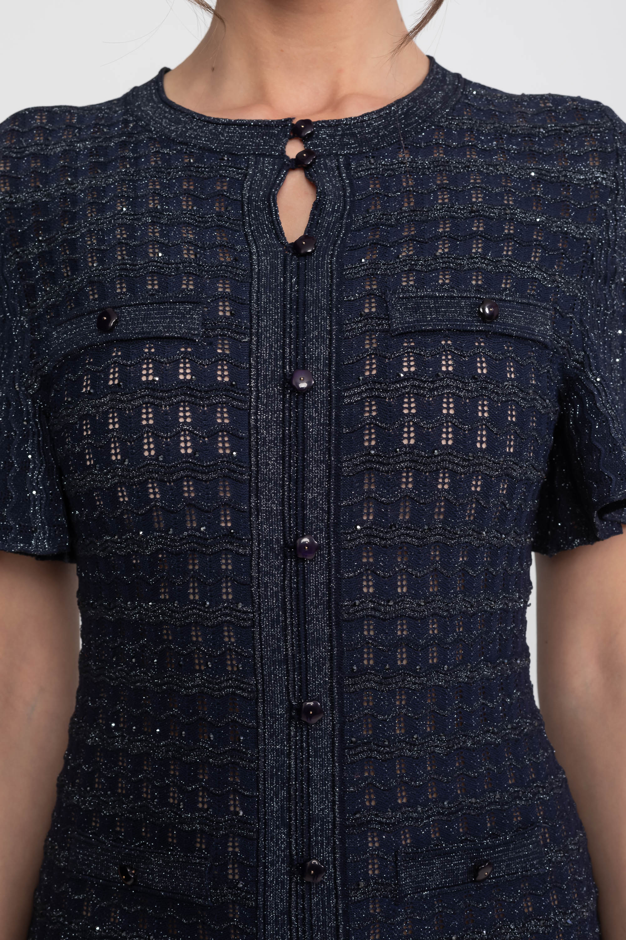 Midi-Kleid mit kurzen Ärmeln und schimmernder Strickstruktur - Navy 