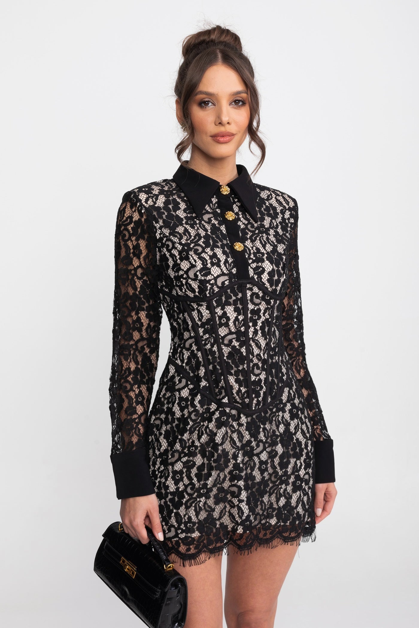 Langärmliges Spitzen-Minikleid mit gewelltem Saum - Schwarz 