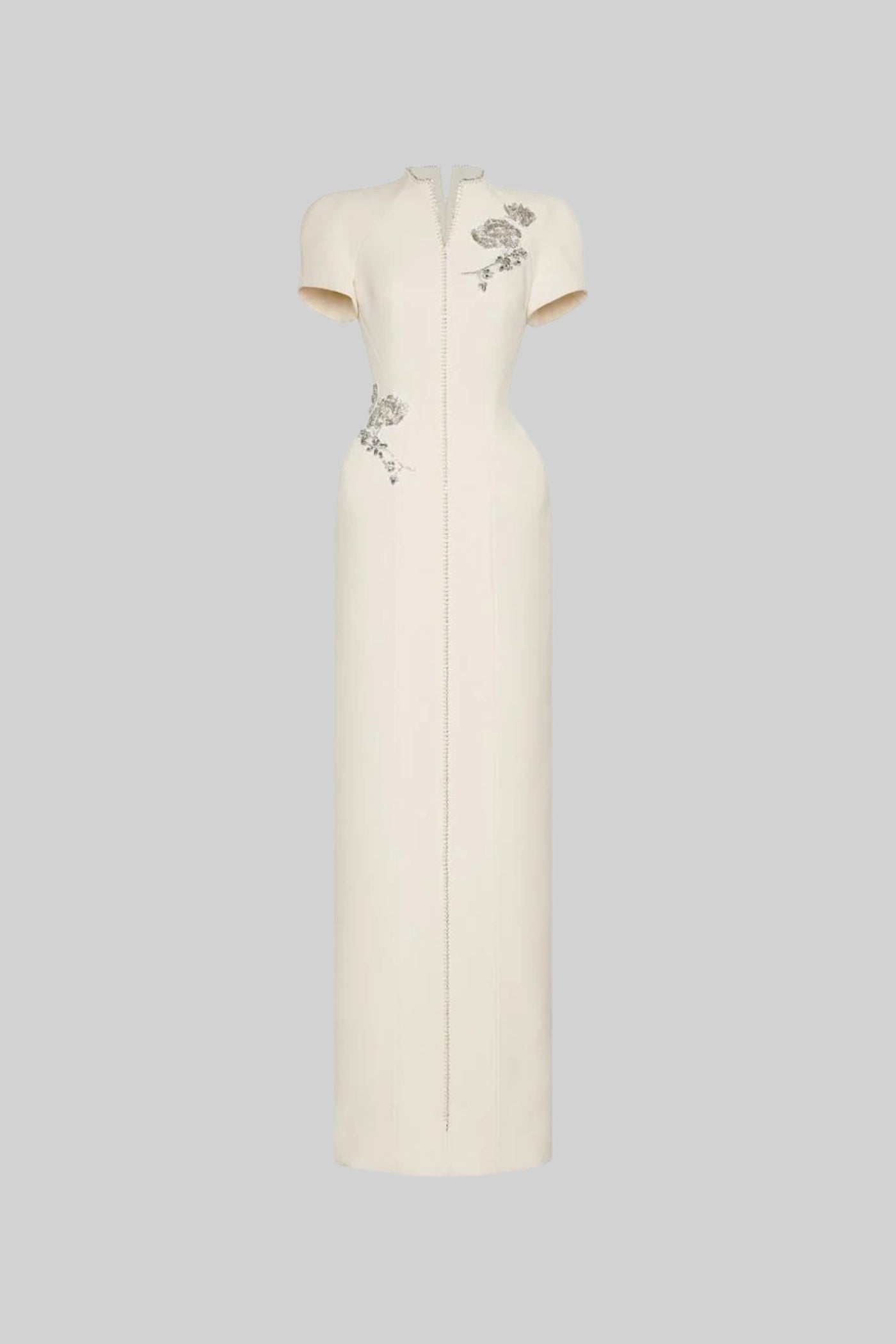 Midi-Kleid mit kurzen Ärmeln, hohem Schlitz am Ausschnitt und funkelnden Verzierungen - Ivoire 