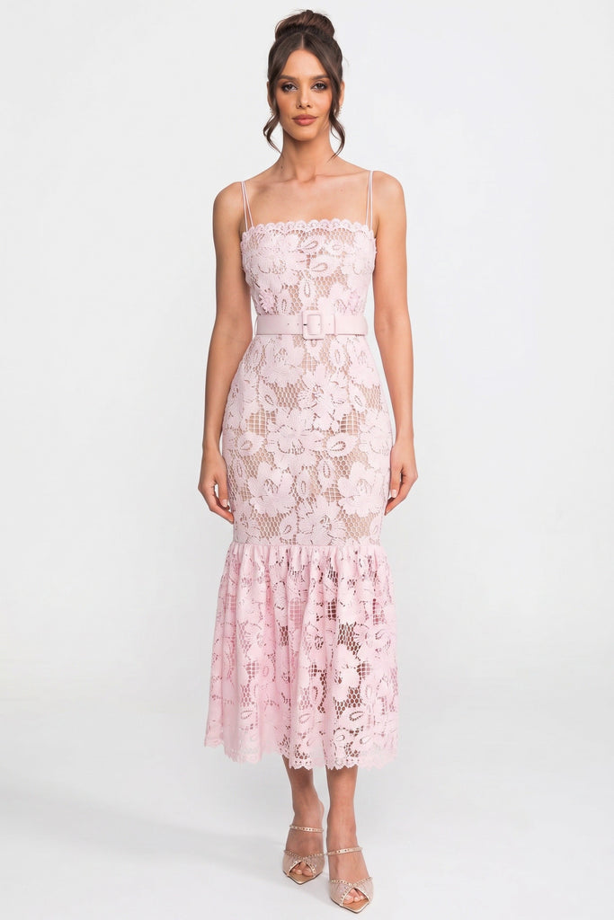 Spitzen-Midikleid mit tailliertem Gürtel und ausgestelltem Saum - Pink 